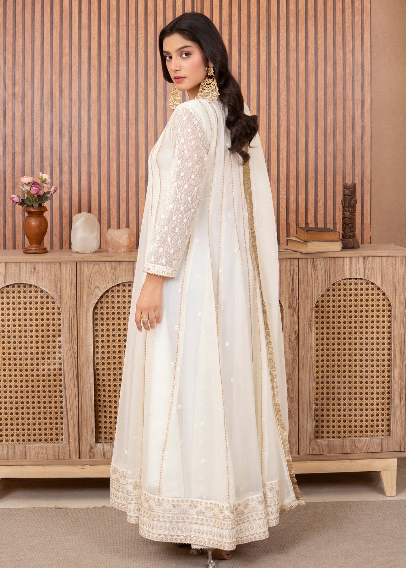 Pakistani Designer Off White Chiffon Pishwas Suit Online in KSA Riyadh Saudi Arabia Oman Bahrain Qatar