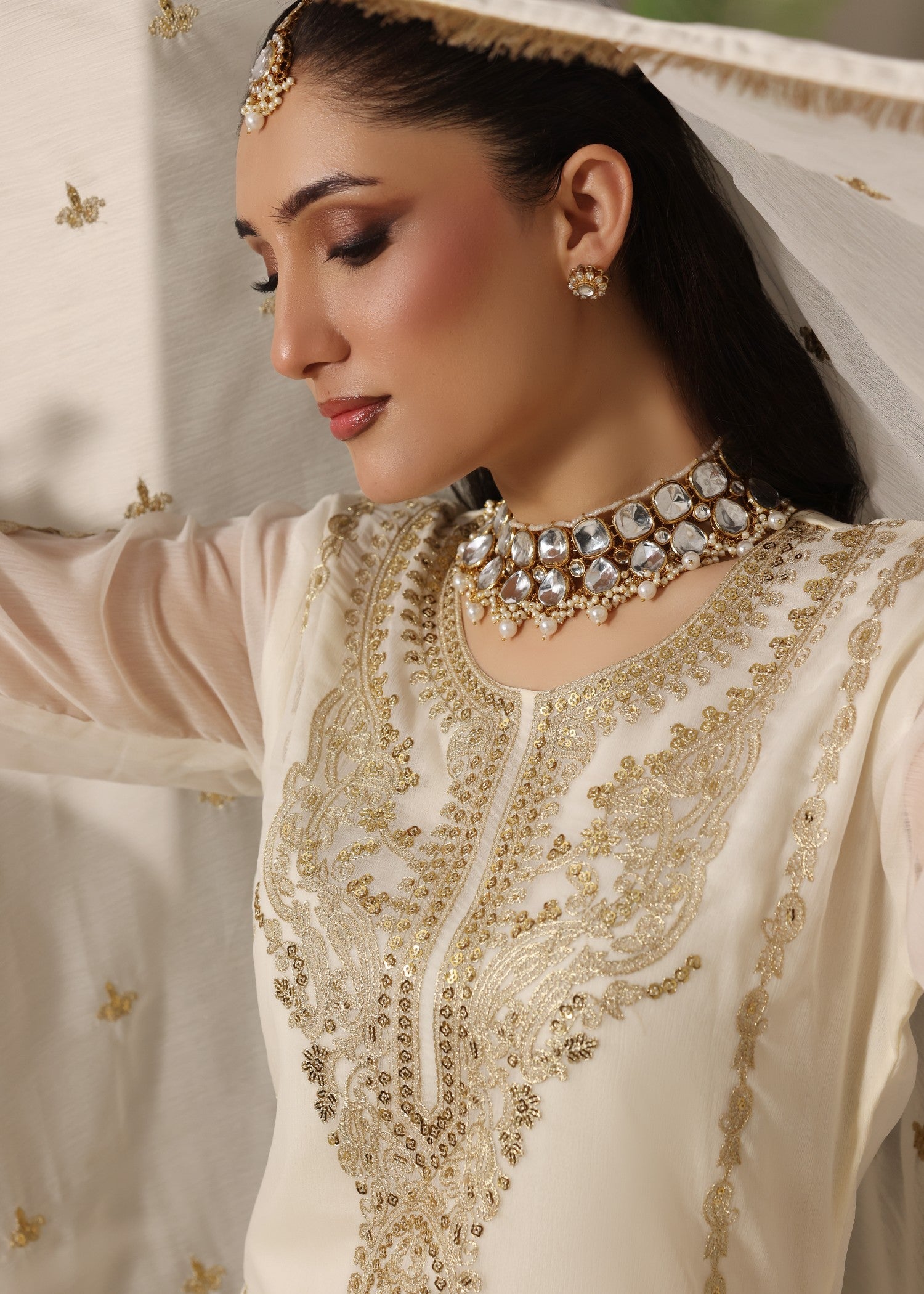 Pakistani Designer Off-White Chiffon Salwar Kameez Online in KSA Riyadh Saudi Arabia Oman Bahrain Qatar