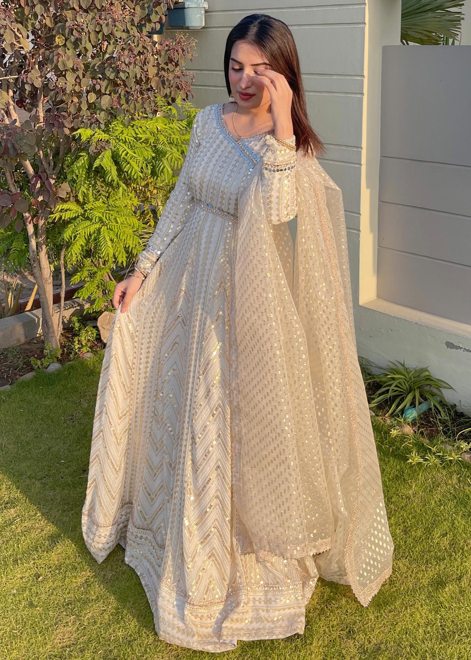Pakistani Designer Off-White Chiffon Salwar Kameez Online in KSA Riyadh Saudi Arabia Oman Bahrain Qatar