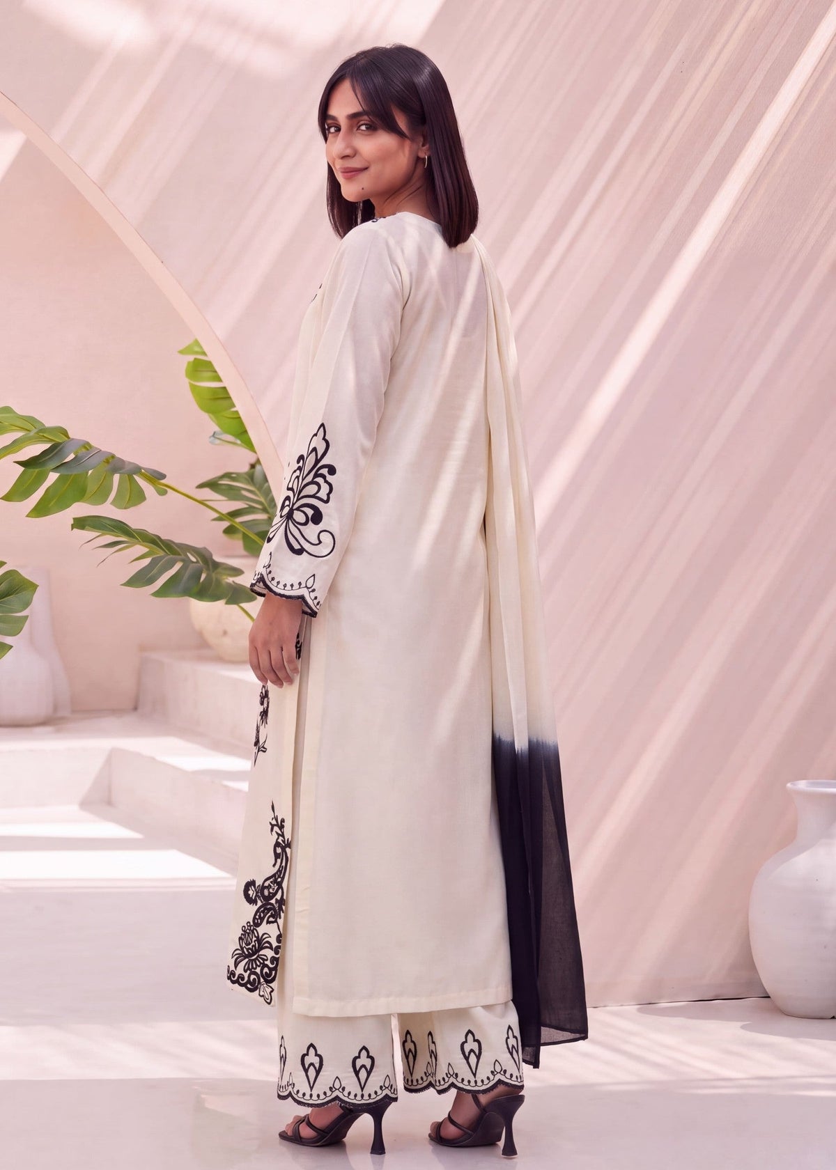 Pakistani Designer Off-White Dhanak Shalwar Kameez Online in KSA Riyadh Saudi Arabia Oman Bahrain Qatar