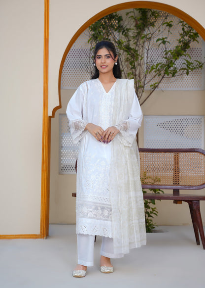 Pakistani Designer Off-White Embroidered Lawn Salwar Kameez Online in KSA Riyadh Saudi Arabia Oman Bahrain Qatar