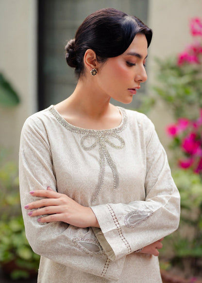 Pakistani Designer Off-White Lawn Salwar Kameez Online in KSA Riyadh Saudi Arabia Oman Bahrain Qatar