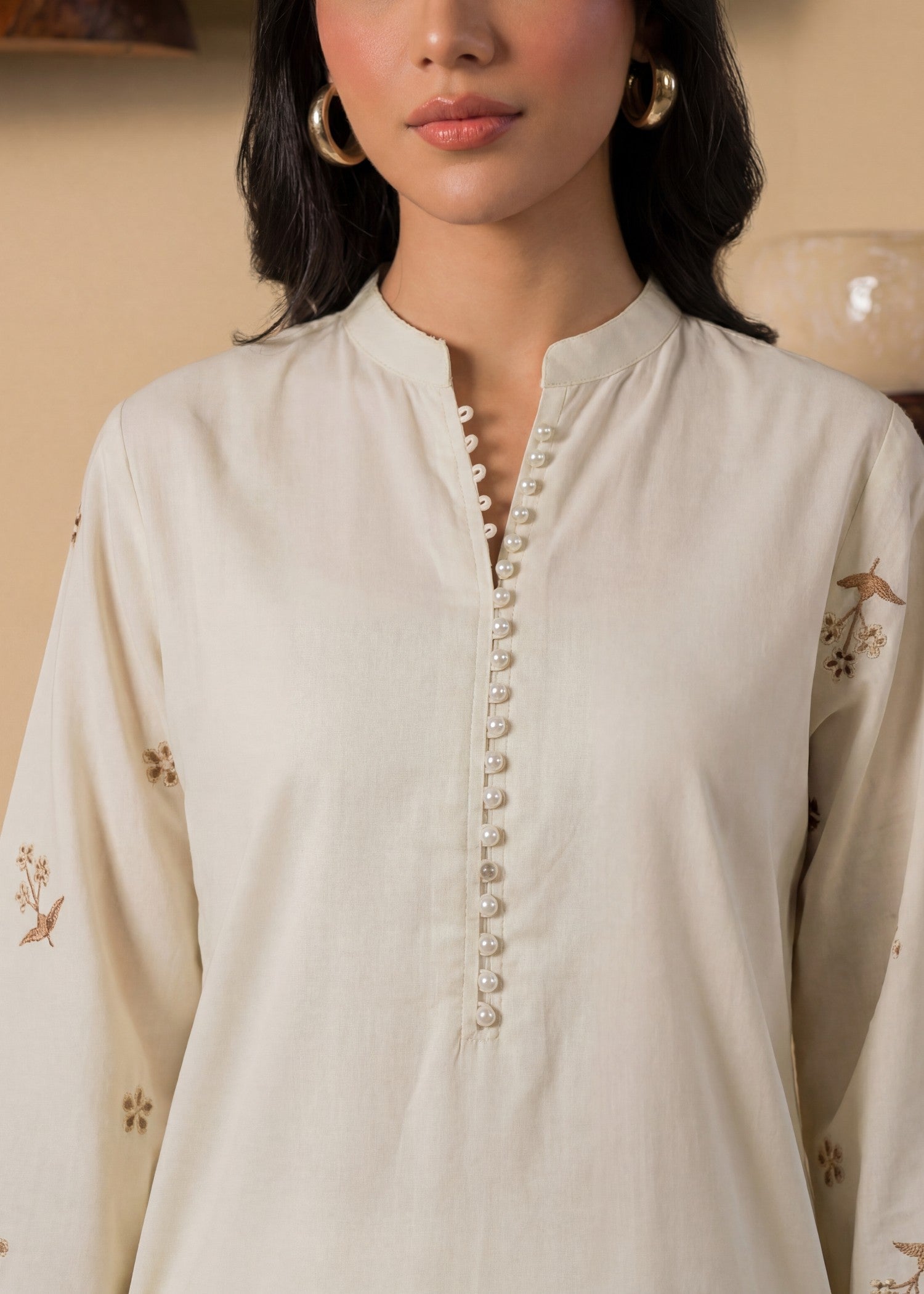 Pakistani Designer Off White Lawn Suit Online in KSA Riyadh Saudi Arabia Oman Bahrain Qatar
