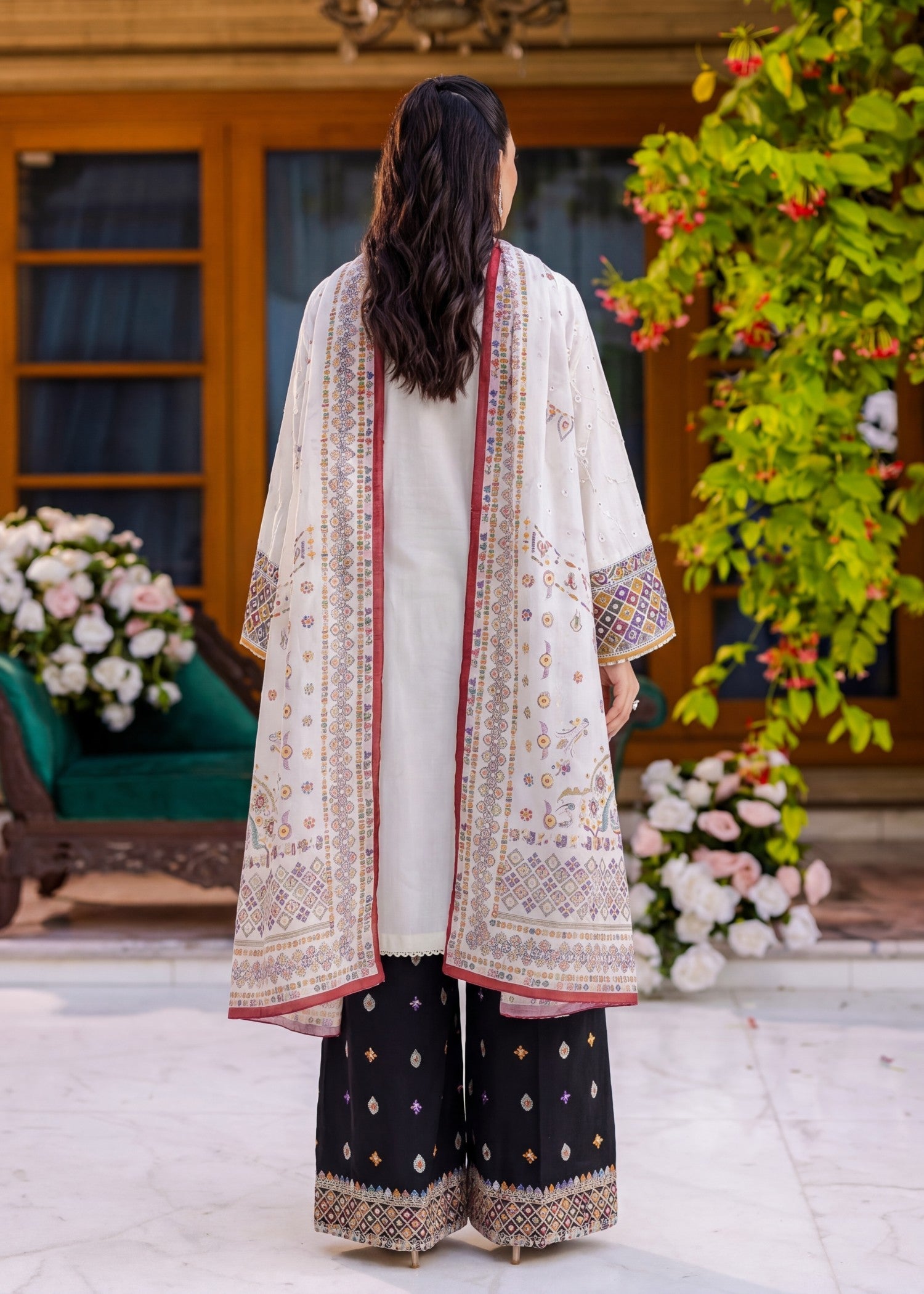 Pakistani Designer Off-White Lawn Suit Online in KSA Riyadh Saudi Arabia Oman Bahrain Qatar