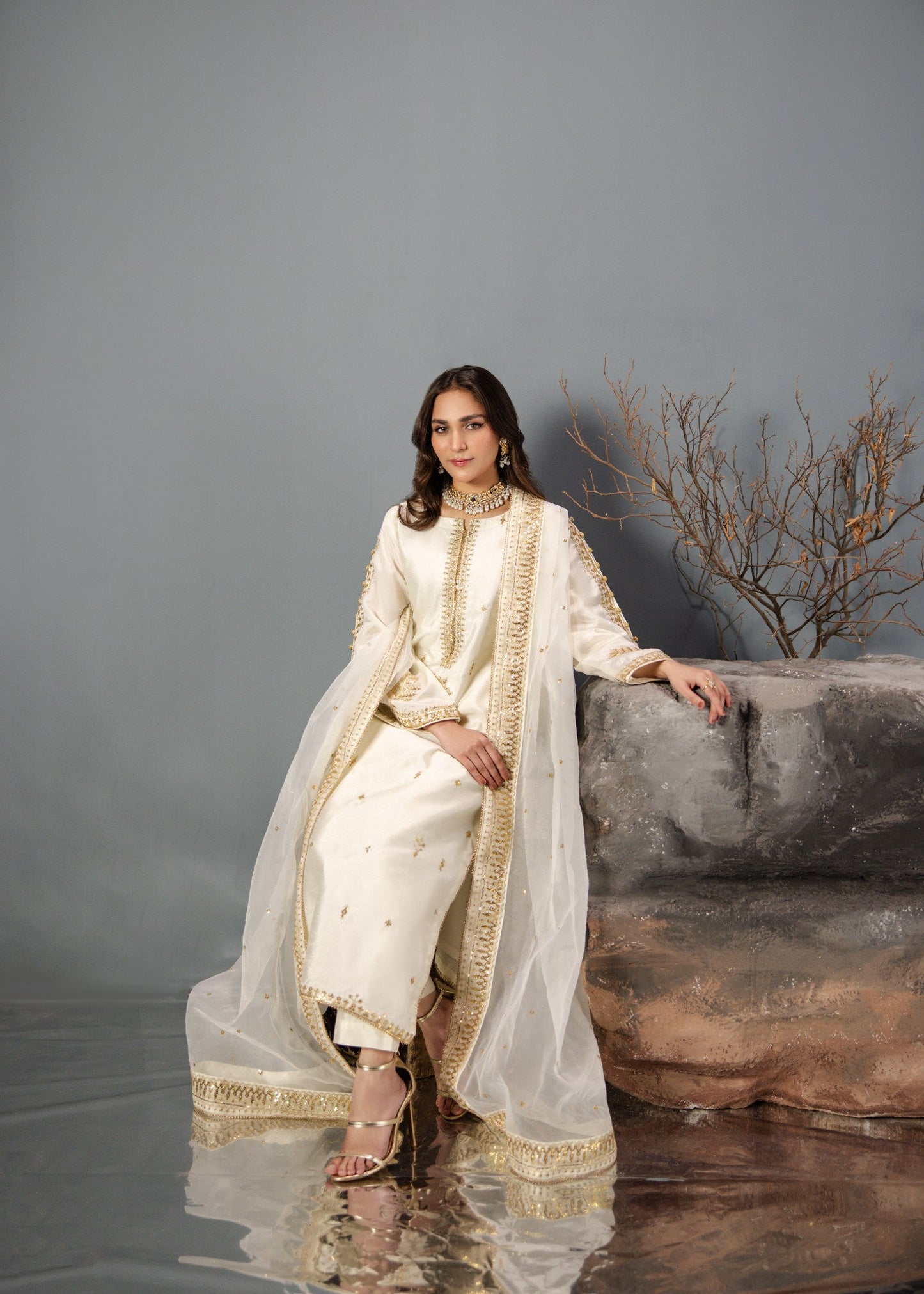 Pakistani Designer Off-White Raw Silk Kurta Set Online in KSA Riyadh Saudi Arabia Oman Bahrain Qatar