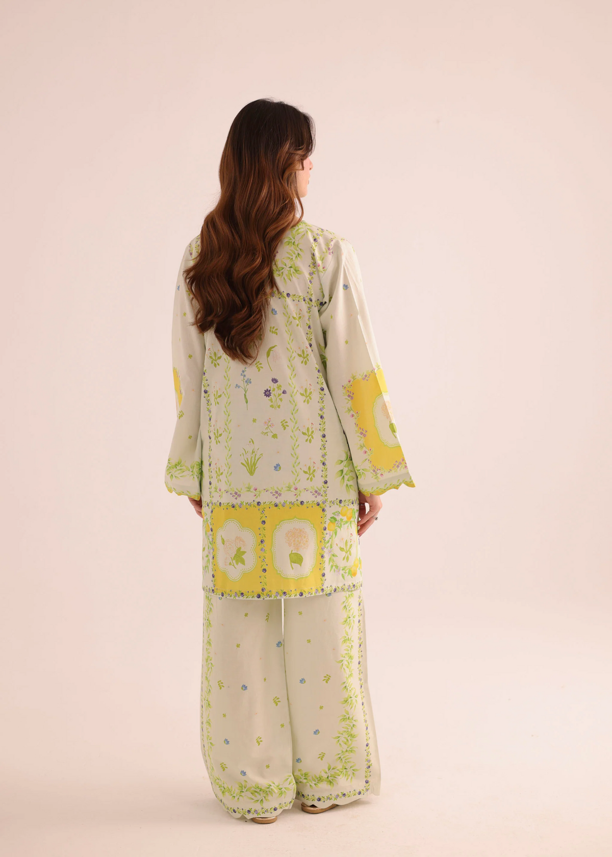 Pakistani Designer Pastel Green Lawn Suit Online in KSA Riyadh Saudi Arabia Oman Bahrain Qatar