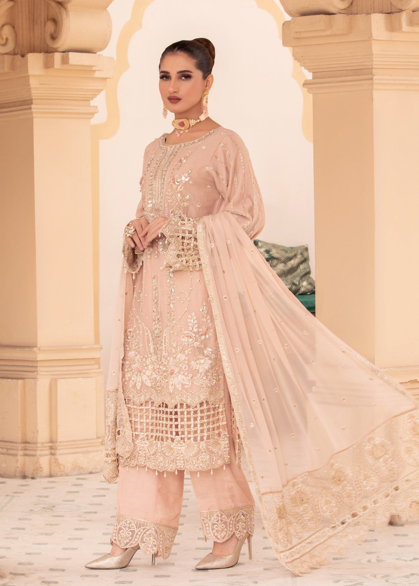 Pakistani Designer Peach Chiffon Salwar Kameez Online in KSA Riyadh Saudi Arabia Oman Bahrain Qatar
