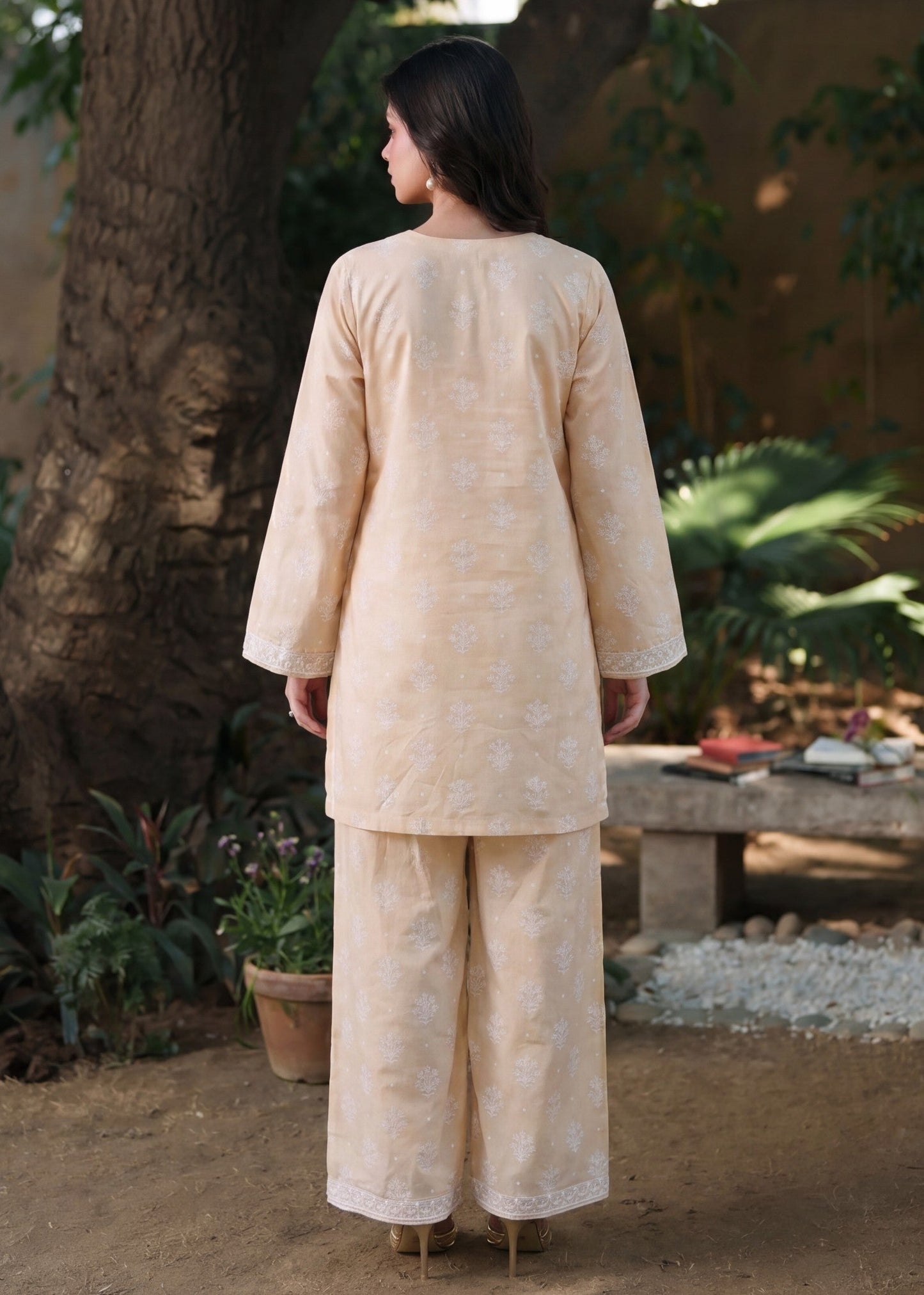 Pakistani Designer Peach Orange Lawn Salwar Kameez Online in KSA Riyadh Saudi Arabia Oman Bahrain Qatar