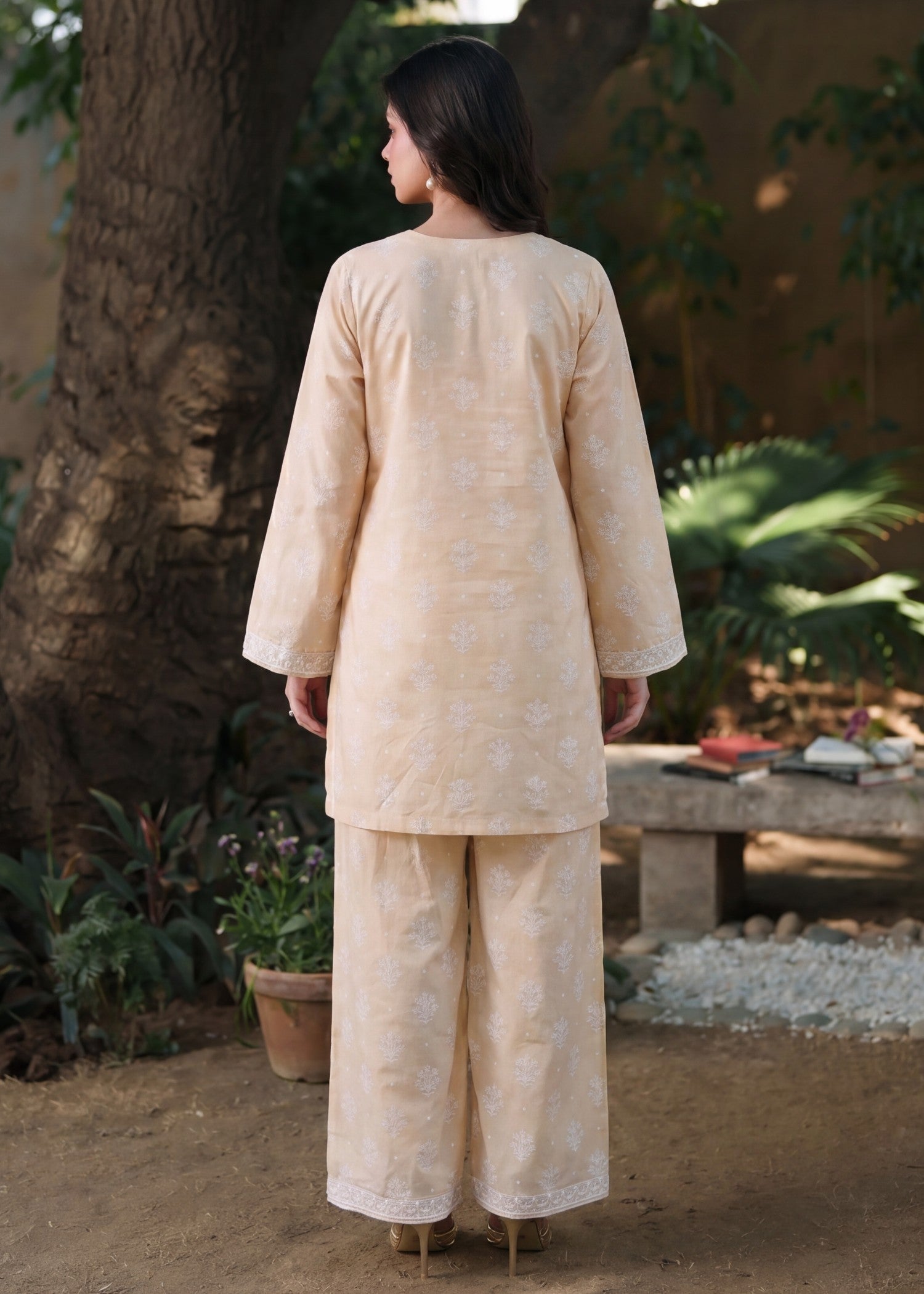 Pakistani Designer Peach Orange Lawn Salwar Kameez Online in KSA Riyadh Saudi Arabia Oman Bahrain Qatar