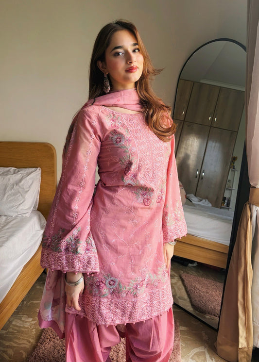 Pakistani Designer Pink Lawn Suit Online in KSA Riyadh Saudi Arabia Oman Bahrain Qatar