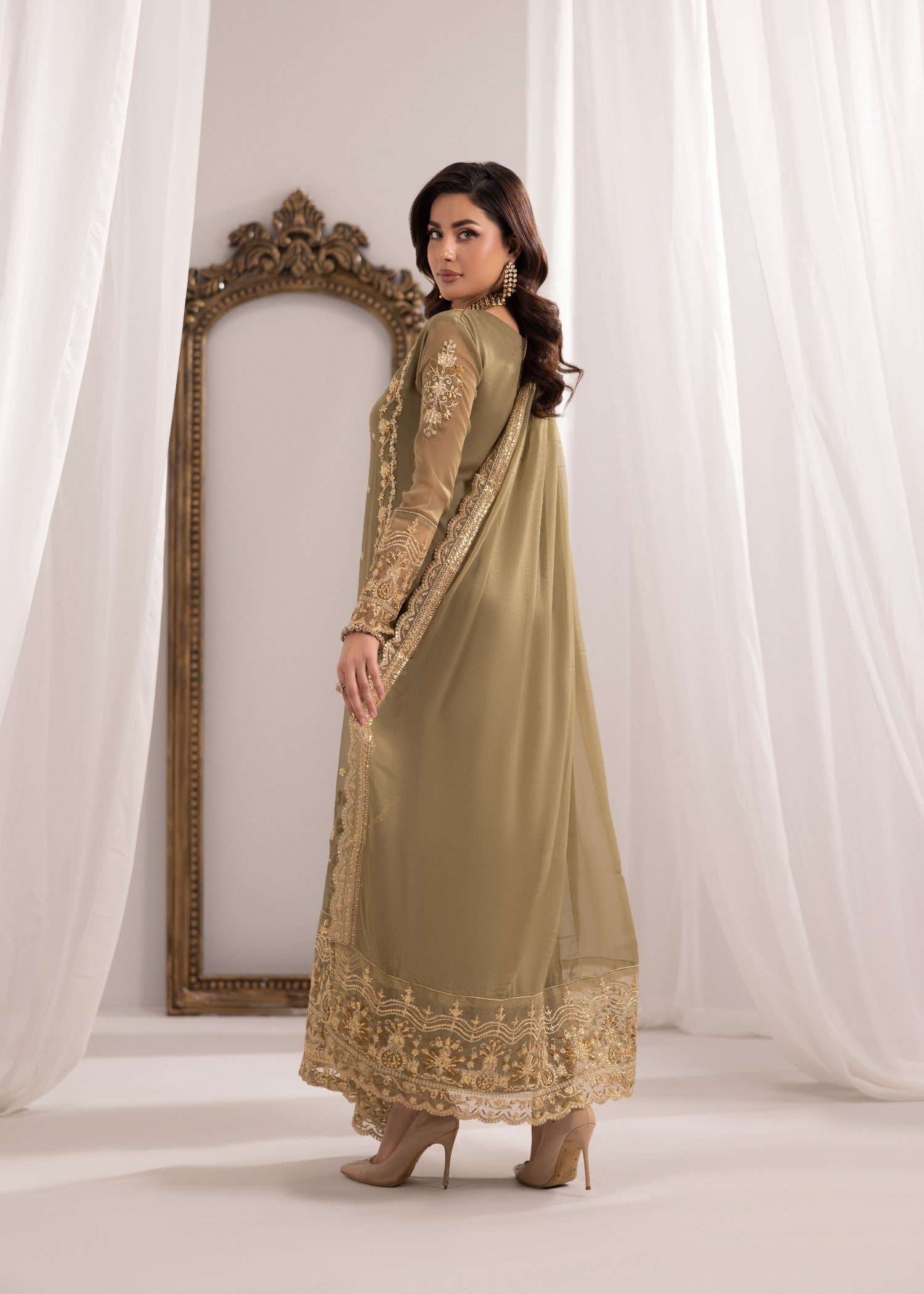 Pakistani Designer Sage Green Embroidered Kurta Set Online in KSA Riyadh Saudi Arabia Oman Bahrain Qatar