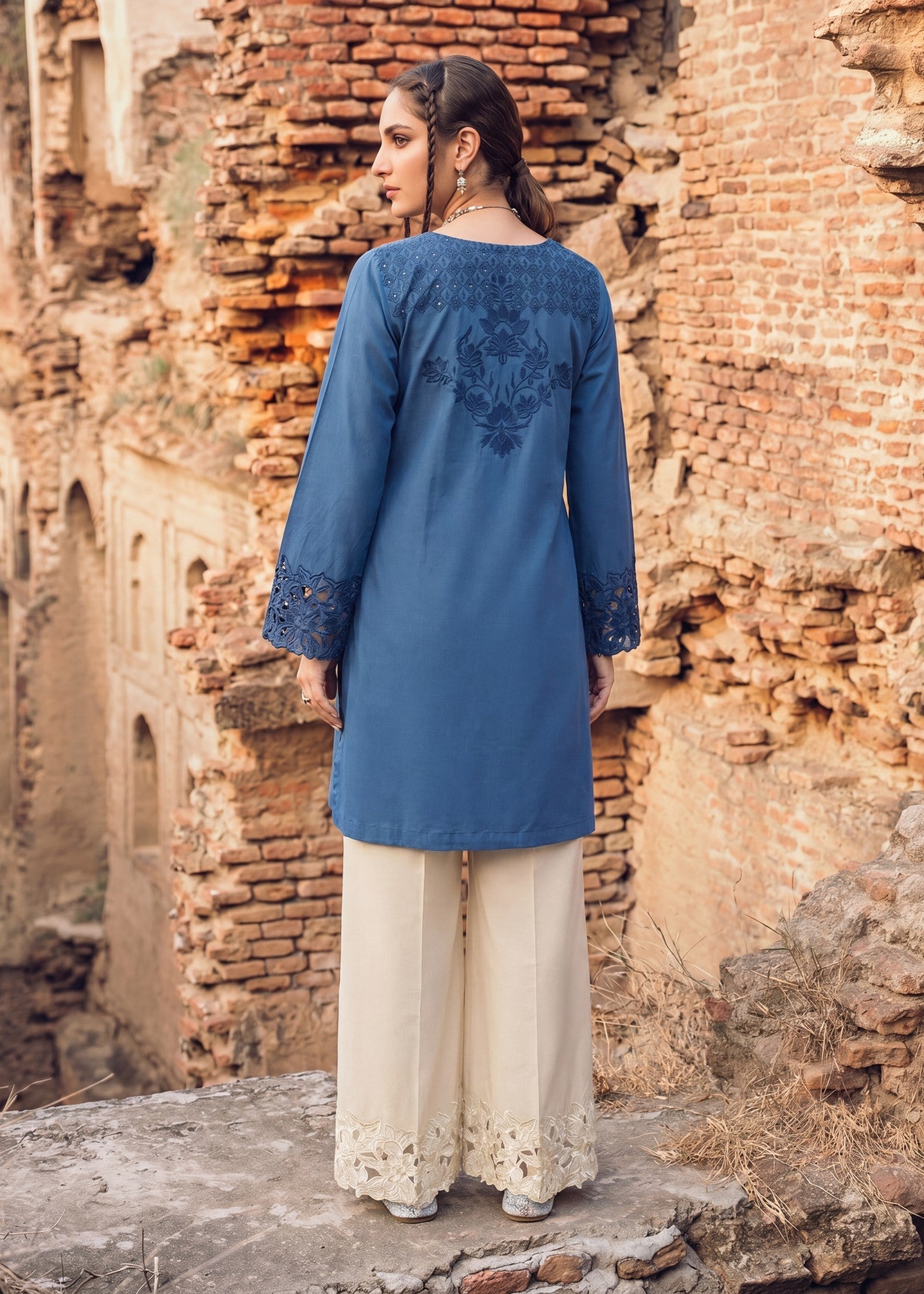 Pakistani Designer Steel Blue Lawn Suit Online in KSA Riyadh Saudi Arabia Oman Bahrain Qatar
