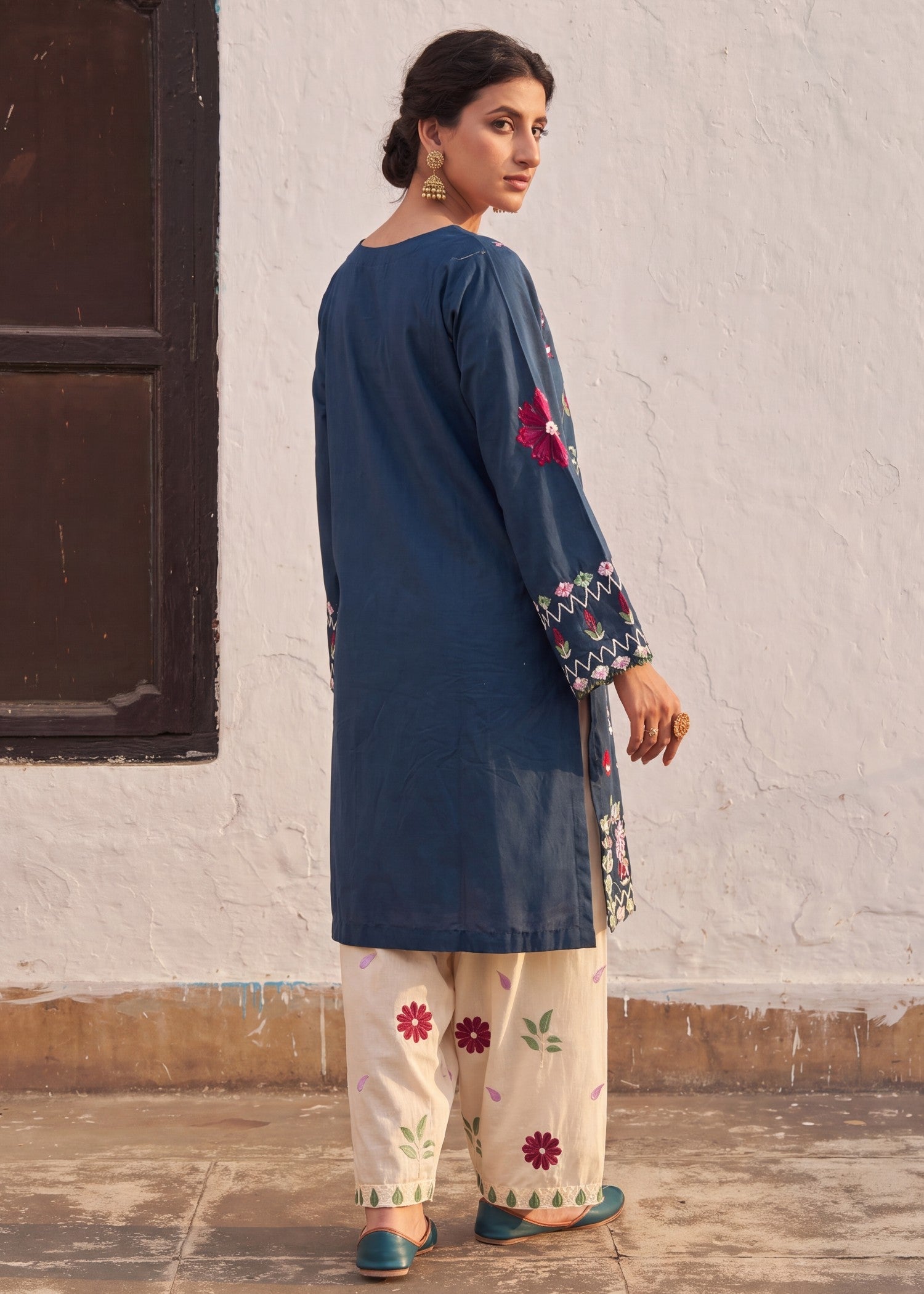 Pakistani Designer Steel Blue Lawn Suit Online in KSA Riyadh Saudi Arabia Oman Bahrain Qatar