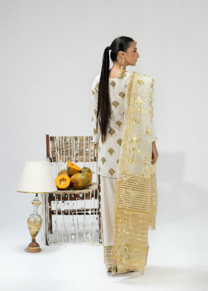 Pakistani Designer White Embroidered Raw Silk Salwar Kameez Online in KSA Riyadh Saudi Arabia Oman Bahrain Qatar