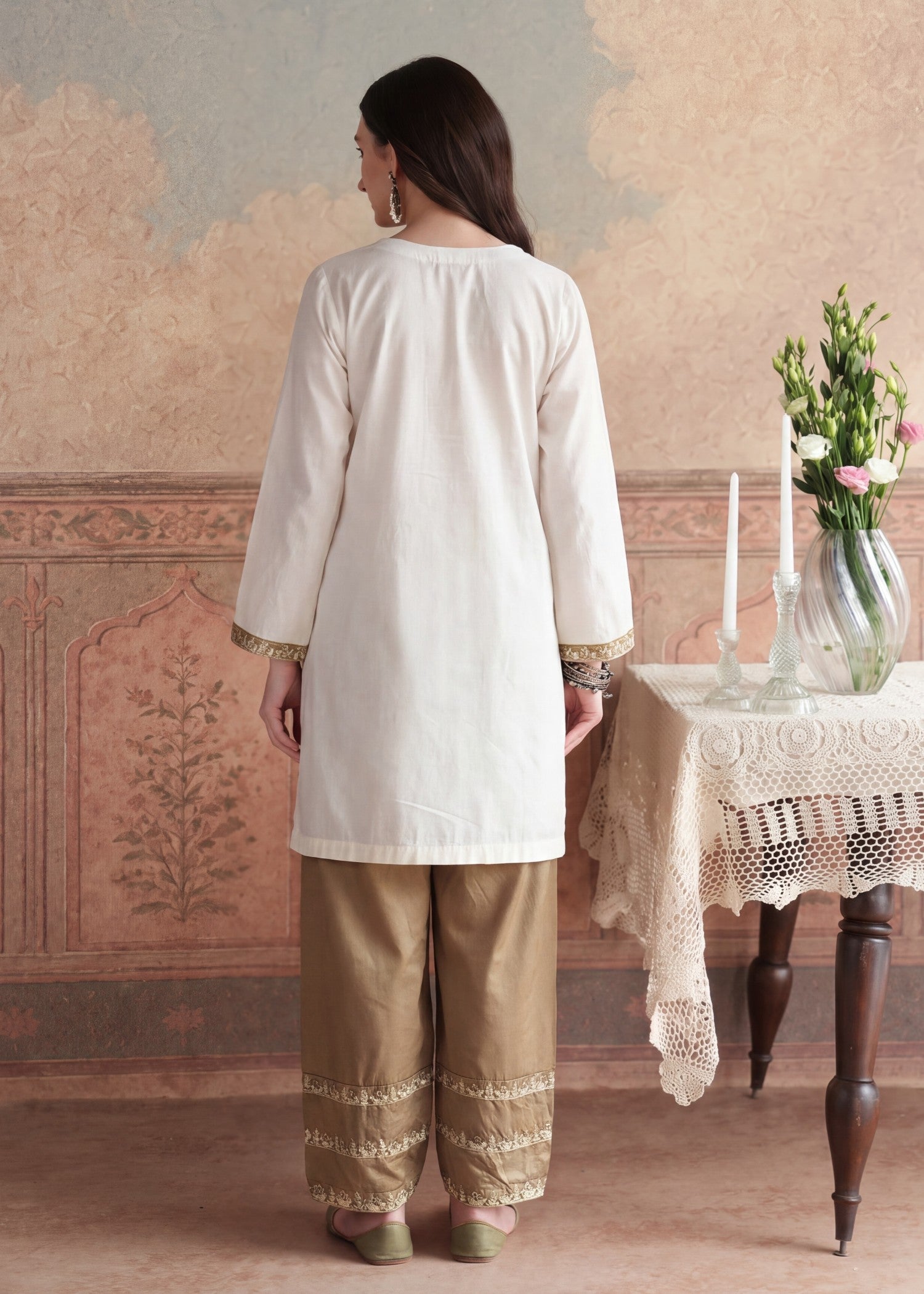 Pakistani Designer White Lawn Kurta Pajama Online in KSA Riyadh Saudi Arabia Oman Bahrain Qatar
