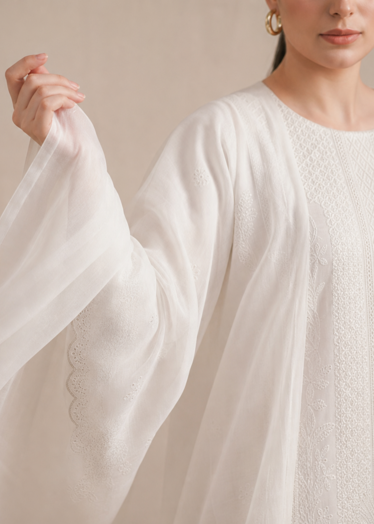 Pakistani Designer White Lawn Salwar Kameez Online in KSA Riyadh Saudi Arabia Oman Bahrain Qatar