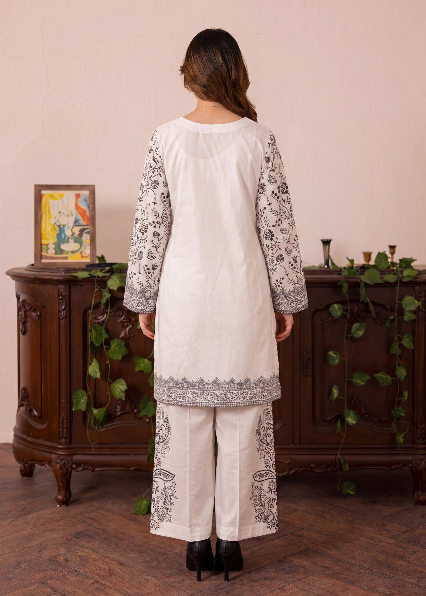 Pakistani Designer White Lawn Suit Online in KSA Riyadh Saudi Arabia Oman Bahrain Qatar