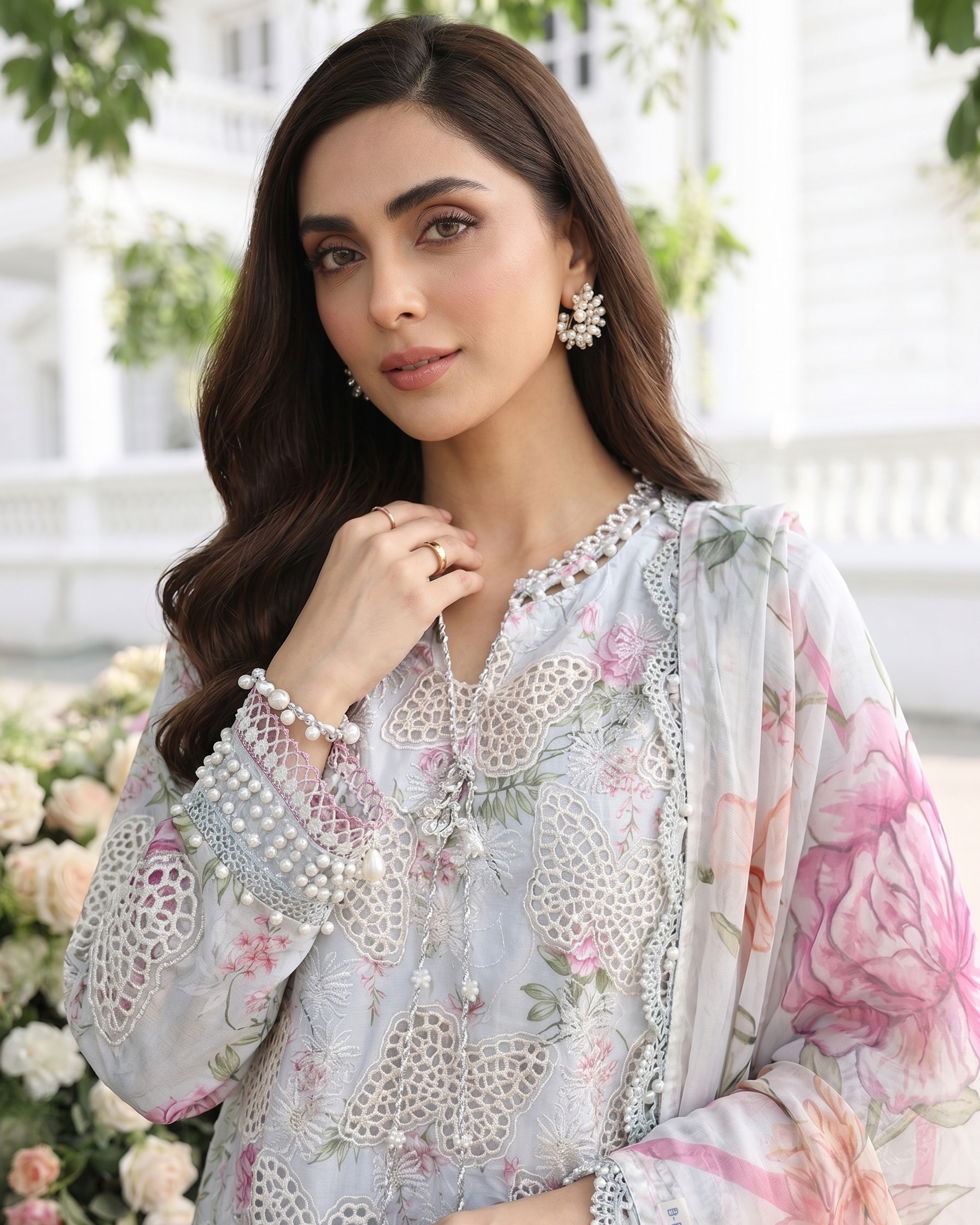 Pakistani Designer White Lawn Suit with Silk Dupatta Online in KSA Riyadh Saudi Arabia Oman Bahrain Qatar
