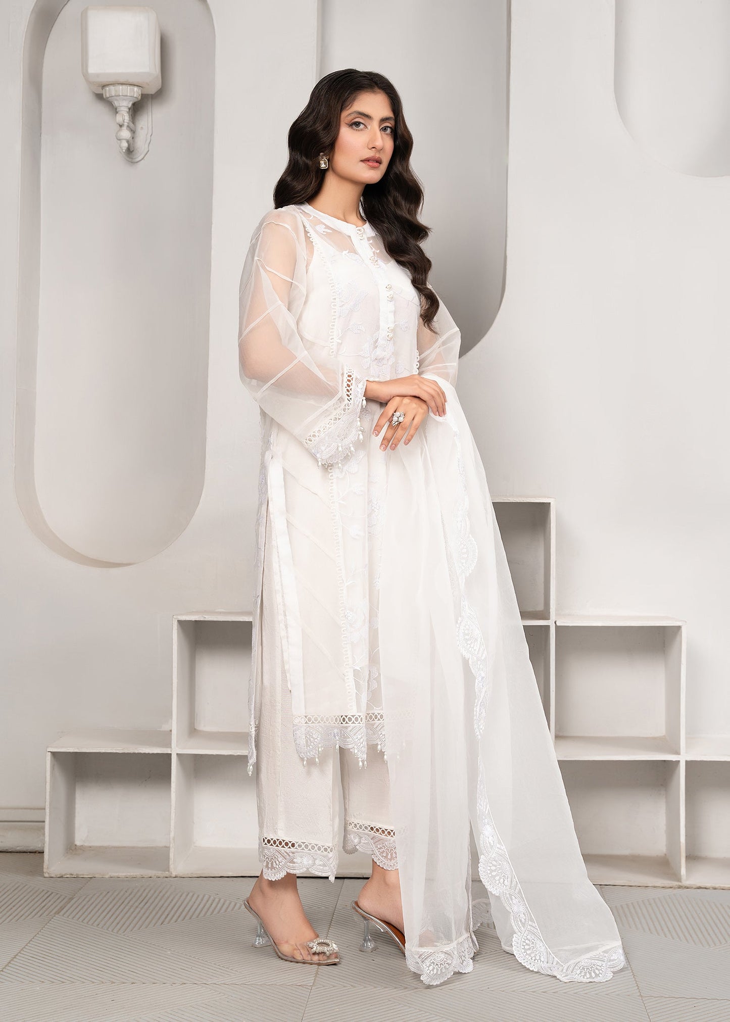 Pakistani Designer White Organza Salwar Kameez Online in KSA Riyadh Saudi Arabia Oman Bahrain Qatar