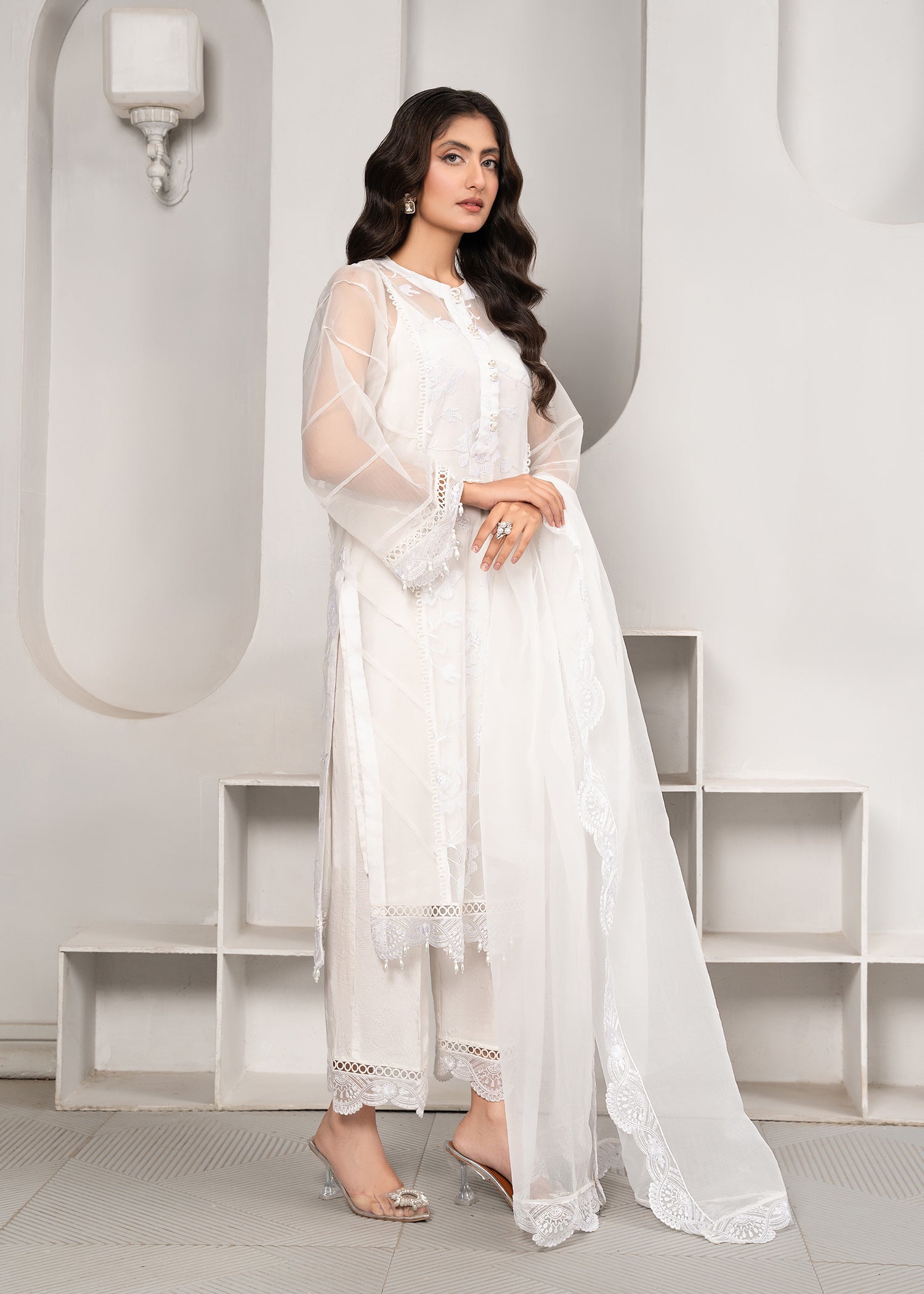 Pakistani Designer White Organza Salwar Kameez Online in KSA Riyadh Saudi Arabia Oman Bahrain Qatar