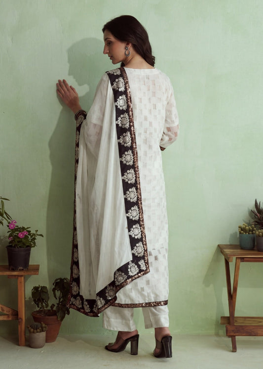 Pakistani Designer White Silk Suit with Chiffon Dupatta Online in KSA Riyadh Saudi Arabia Oman Bahrain Qatar