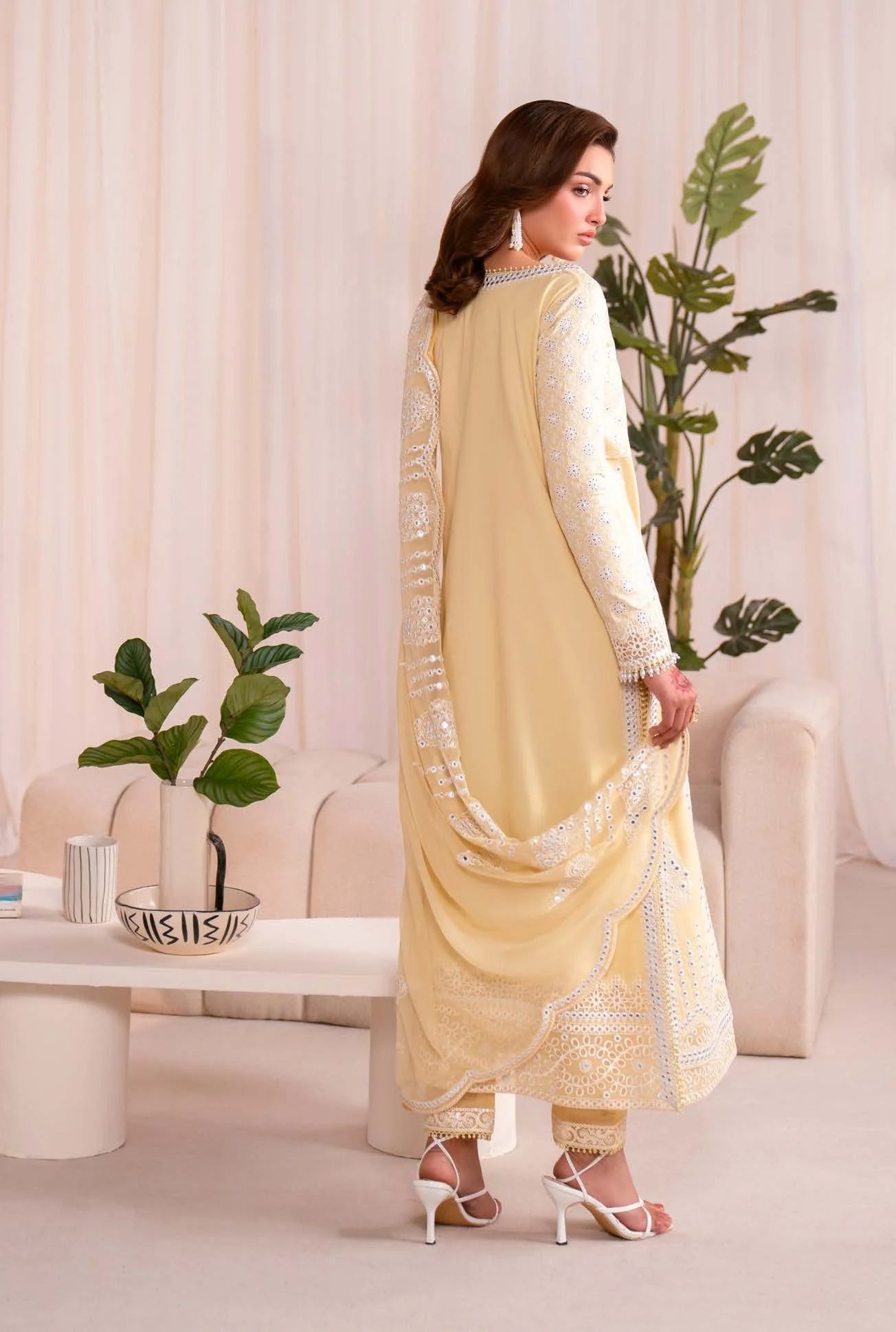 Pakistani Designer Yellow Lawn Salwar Kameez Online in KSA Riyadh Saudi Arabia Oman Bahrain Qatar