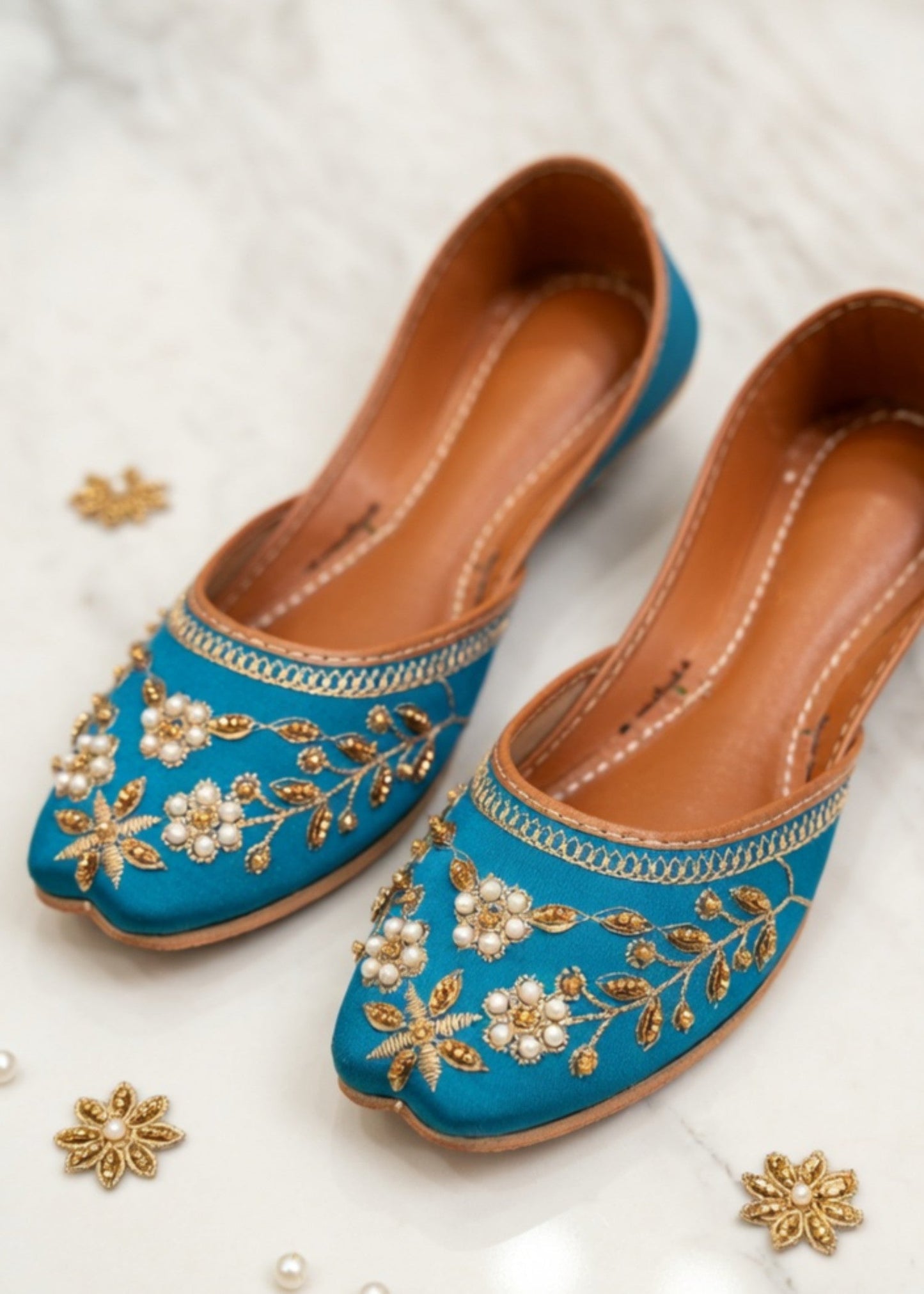 Pakistani Embroidered Jutti Online in UK USA Canada