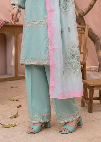 Pakistani Embroidered Lawn Party Wear Suit Online in KSA Riyadh Saudi Arabia Oman Bahrain Qatar
