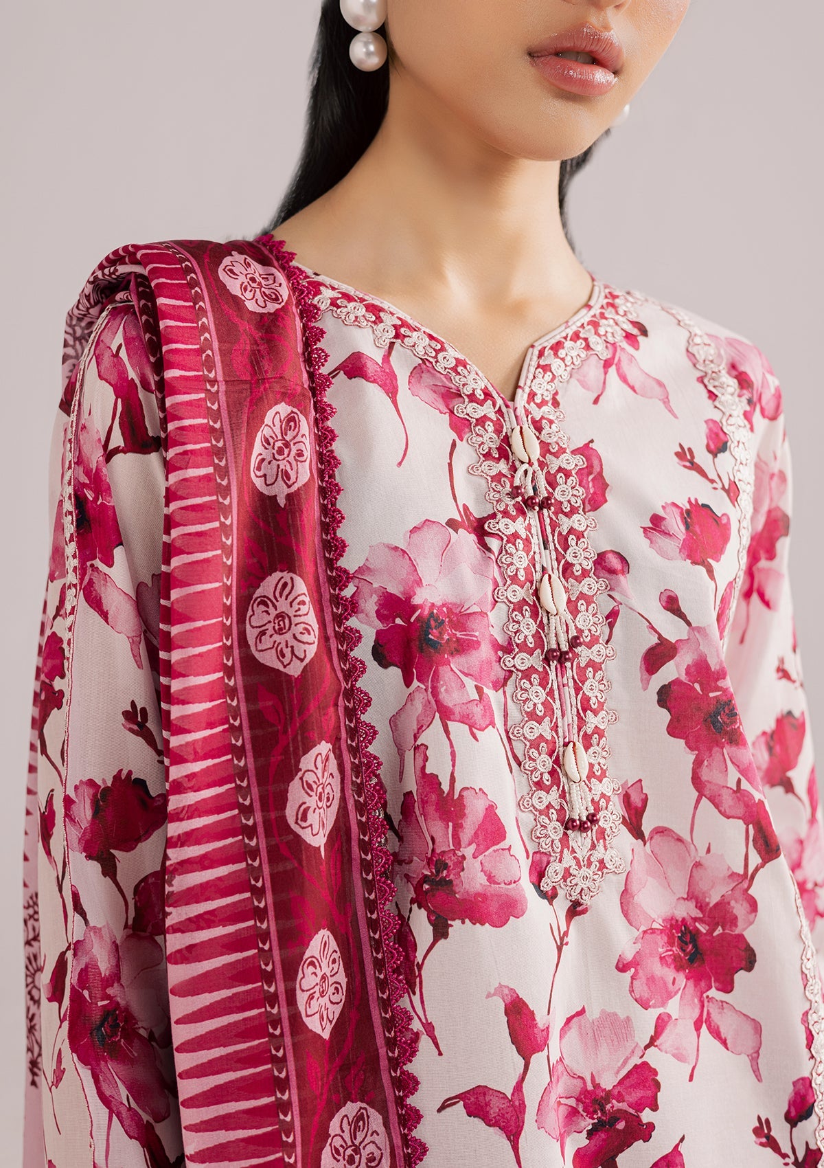 Pakistani Embroidered Lawn Suit for Women Online in KSA Riyadh Saudi Arabia Oman Bahrain Qatar