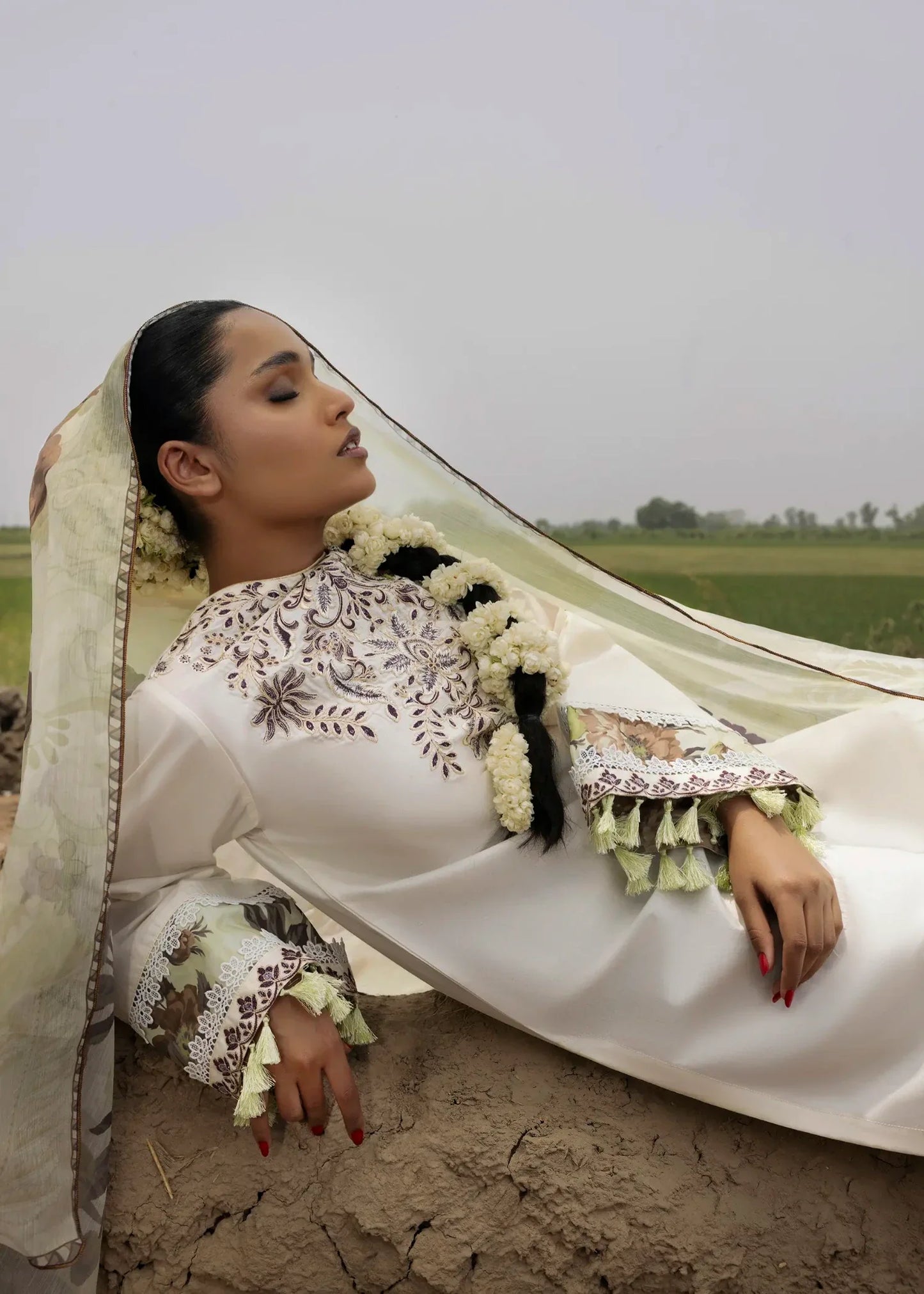 Pakistani Embroidered Lawn Suit with Chiffon Dupatta Online in KSA Riyadh Saudi Arabia Oman Bahrain Qatar