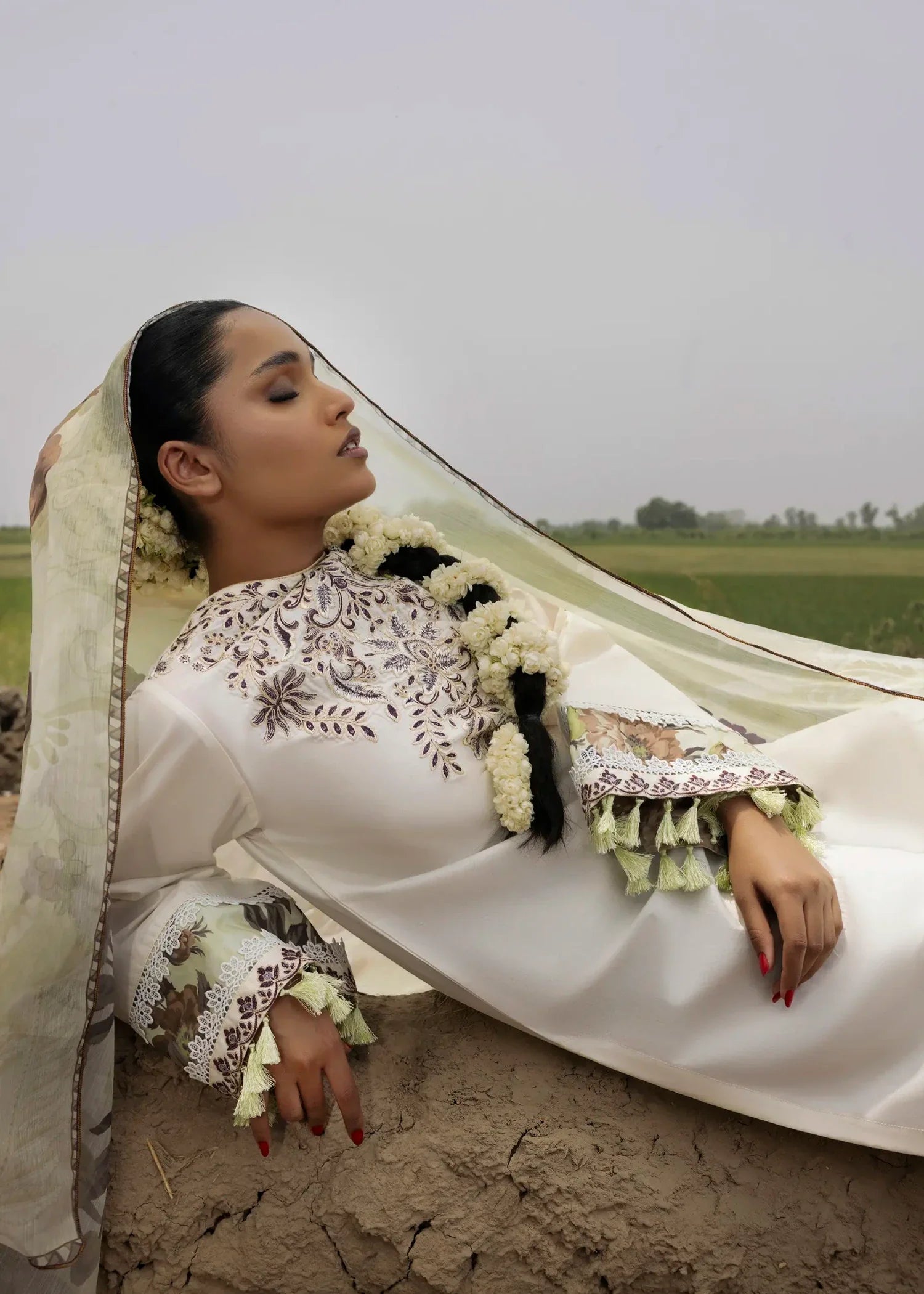 Pakistani Embroidered Lawn Suit with Chiffon Dupatta Online in KSA Riyadh Saudi Arabia Oman Bahrain Qatar