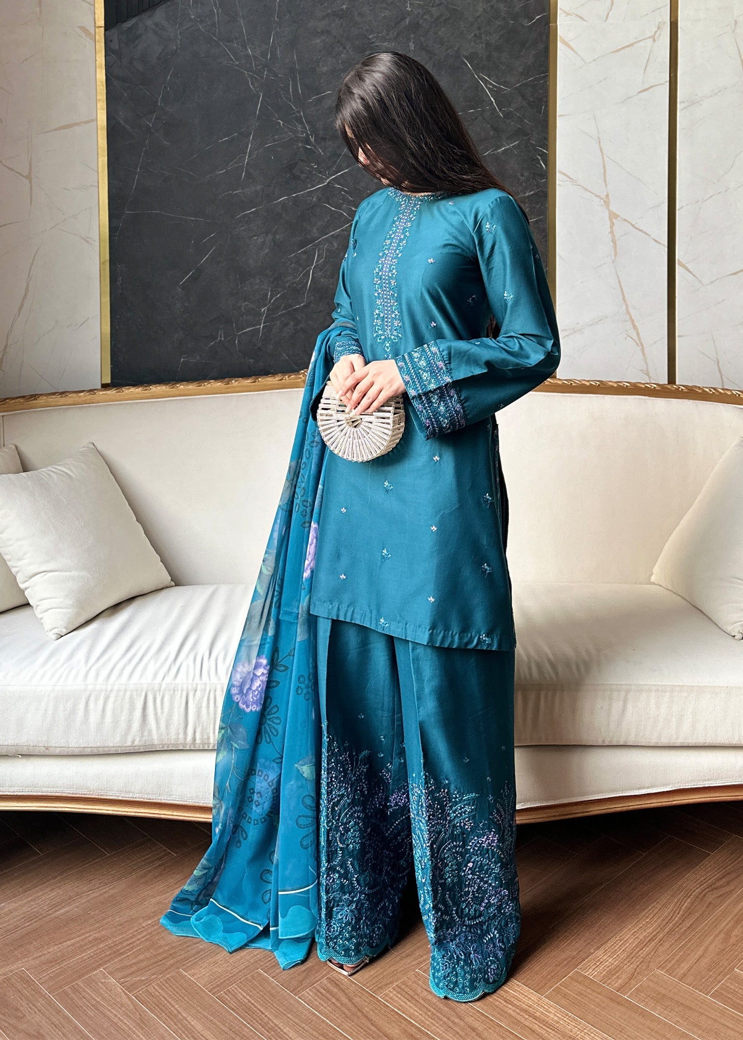 Pakistani Embroidered Teal Lawn Suit Online in KSA Riyadh Saudi Arabia Oman Bahrain Qatar