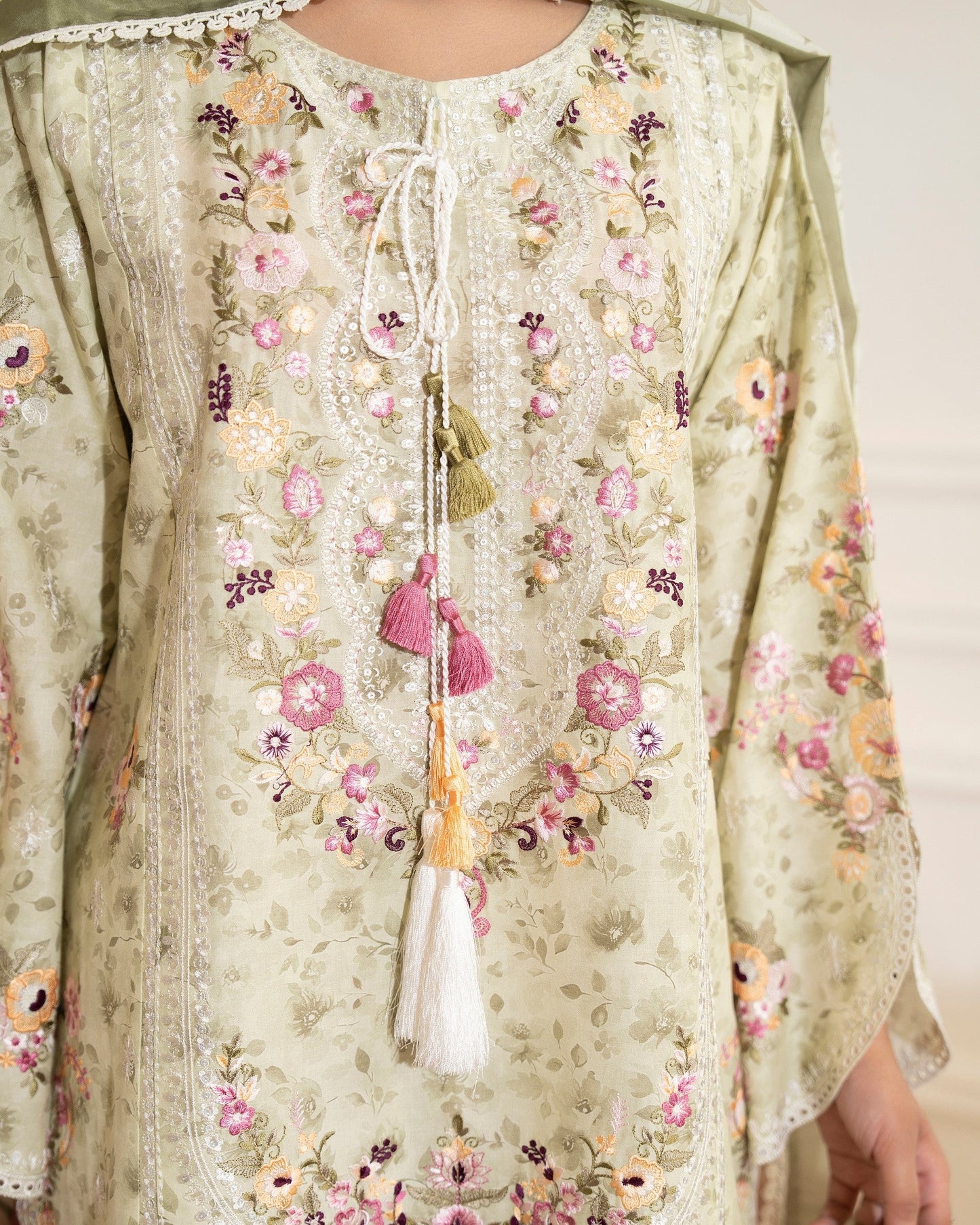 Pakistani Green Embroidered Lawn Suit Online in KSA Riyadh Saudi Arabia Oman Bahrain Qatar