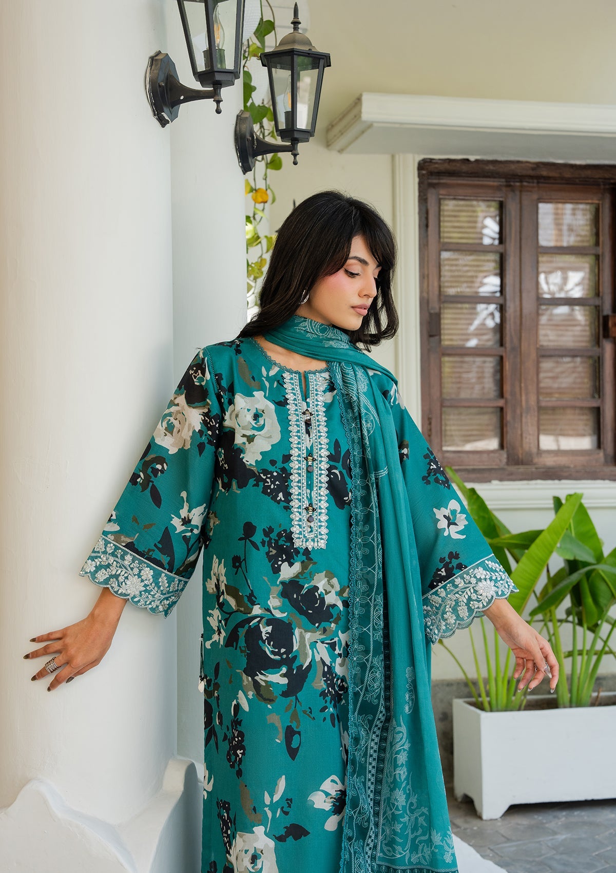 Pakistani Green Lawn Embroidered Suit Online in KSA Riyadh Saudi Arabia Oman Bahrain Qatar
