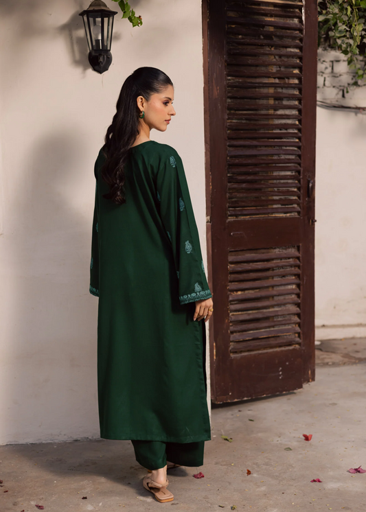 Pakistani Lawn Shalwar Kameez Dark Green Embroidered Online in KSA Riyadh Saudi Arabia Oman Bahrain Qatar