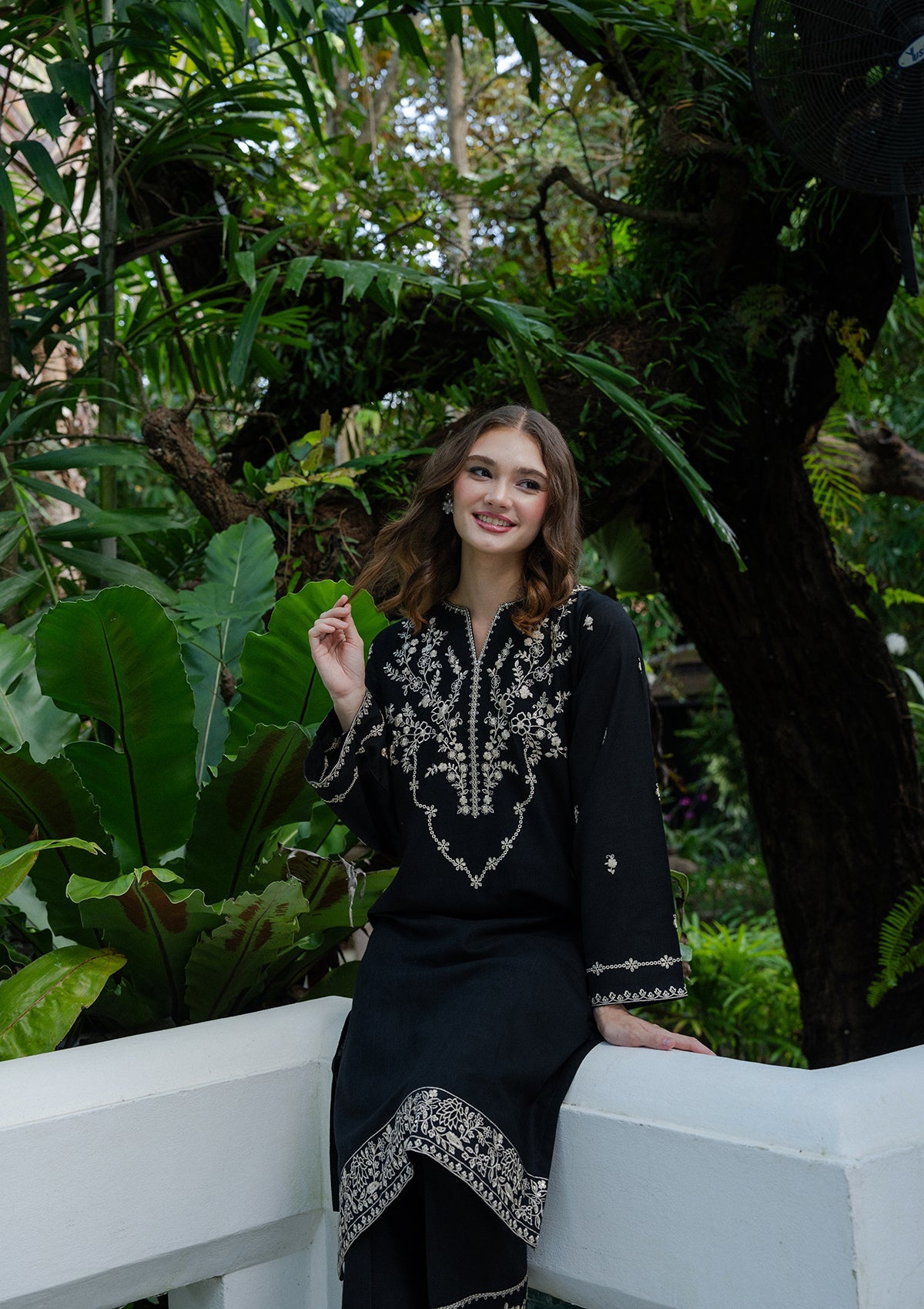Winter Wear Black Khaddar Kurta Set Online in KSA Riyadh Saudi Arabia Oman Bahrain Qatar