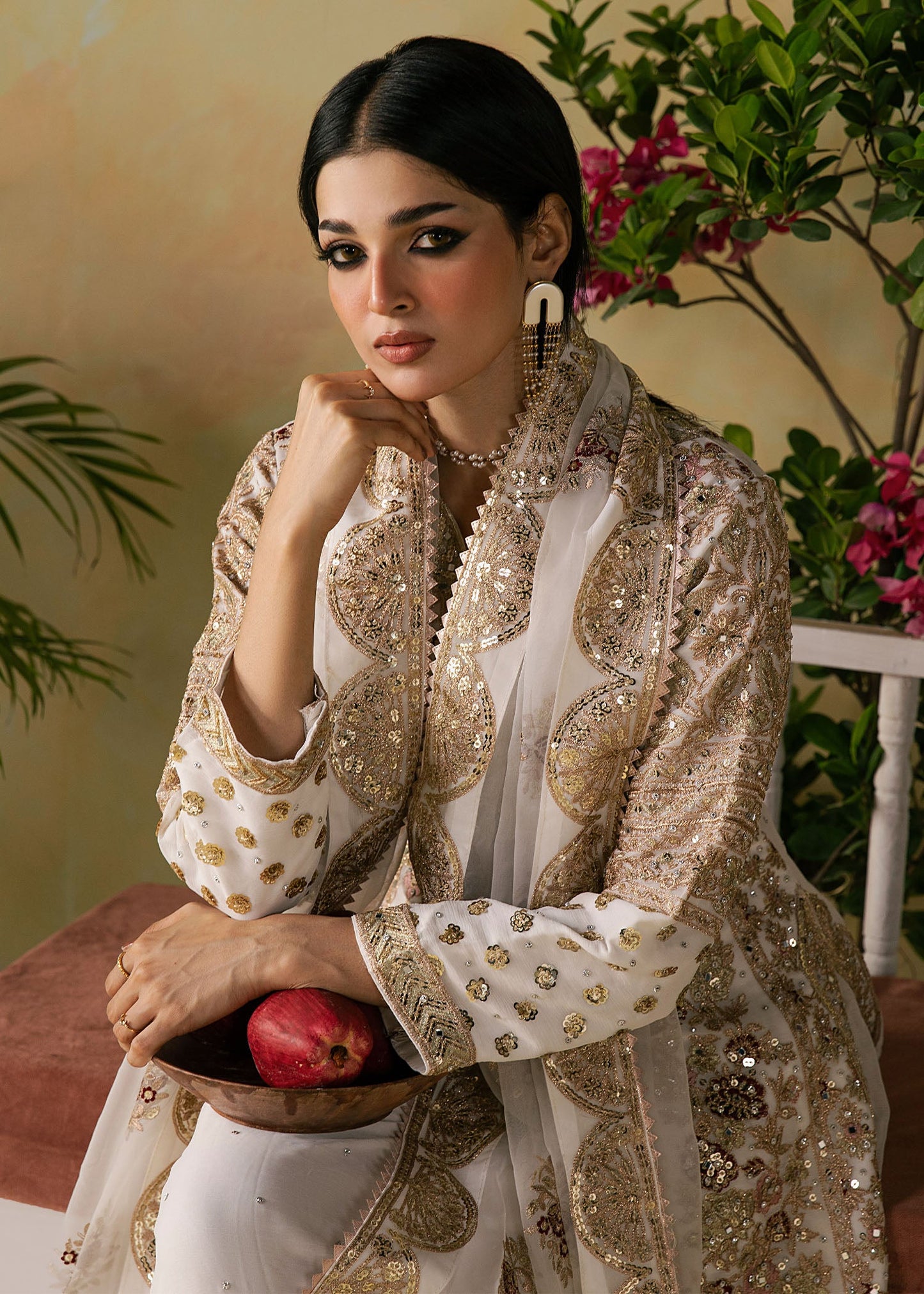 Pakistani Wedding Guest Wear Off-White Organza Suit Online in KSA Riyadh Saudi Arabia Oman Bahrain Qatar