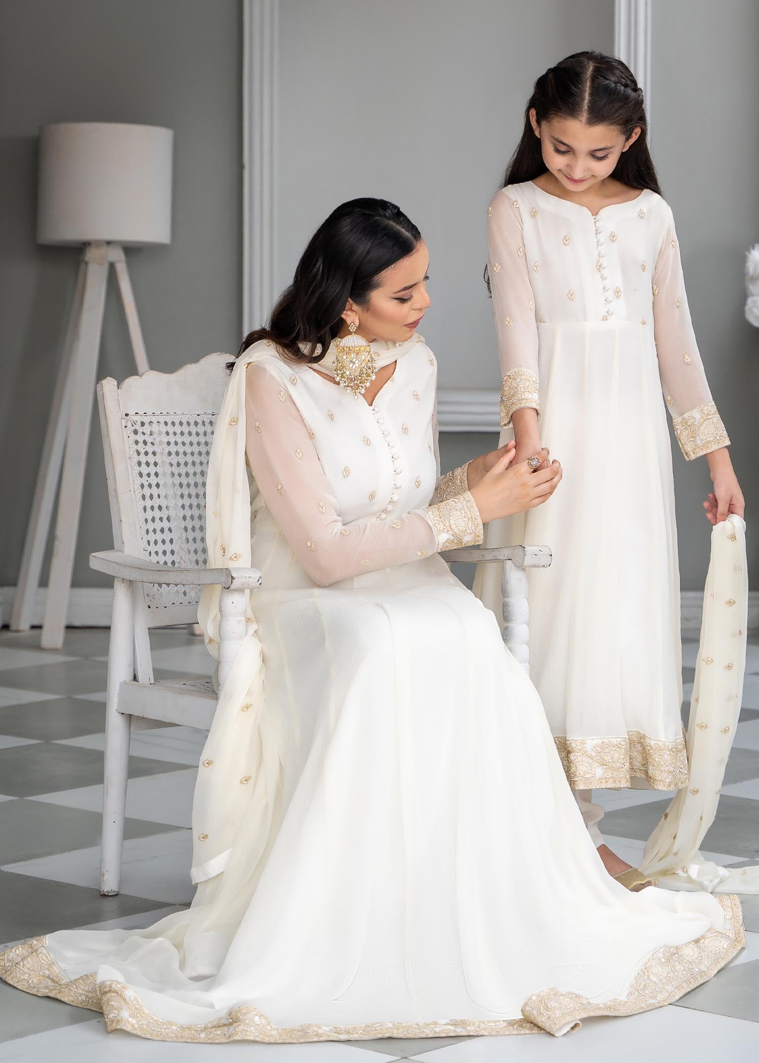 Pakistani White Embroidered Chiffon Suit Online in KSA Riyadh Saudi Arabia Oman Bahrain Qatar