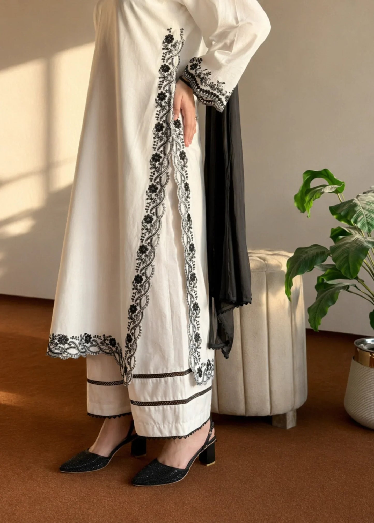 Pakistani White Lawn Embroidered Suit Online in KSA Riyadh Saudi Arabia Oman Bahrain Qatar