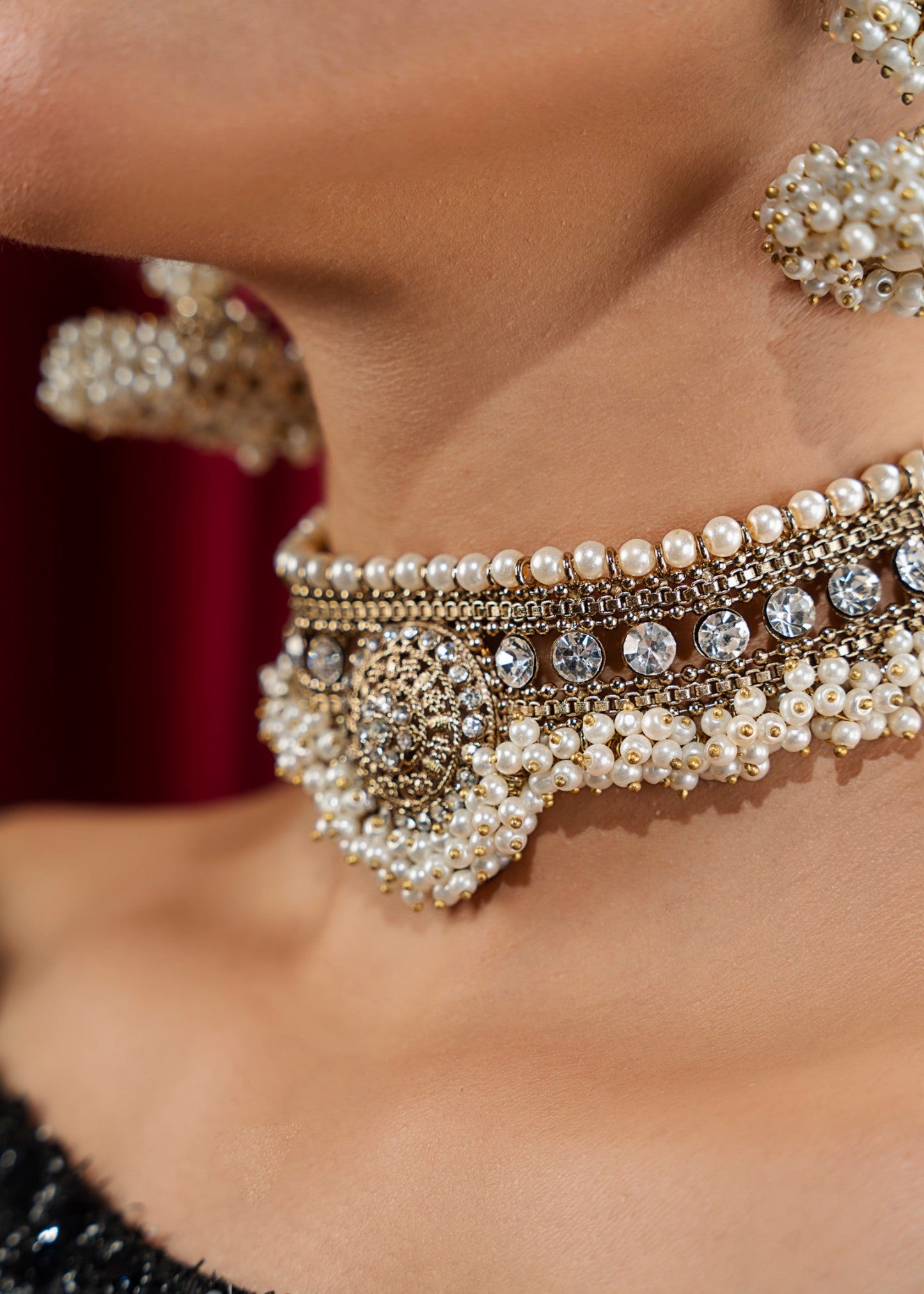 Pearl Choker Set with Manjoos Detailing Online in KSA Riyadh Saudi Arabia Oman Bahrain Qatar