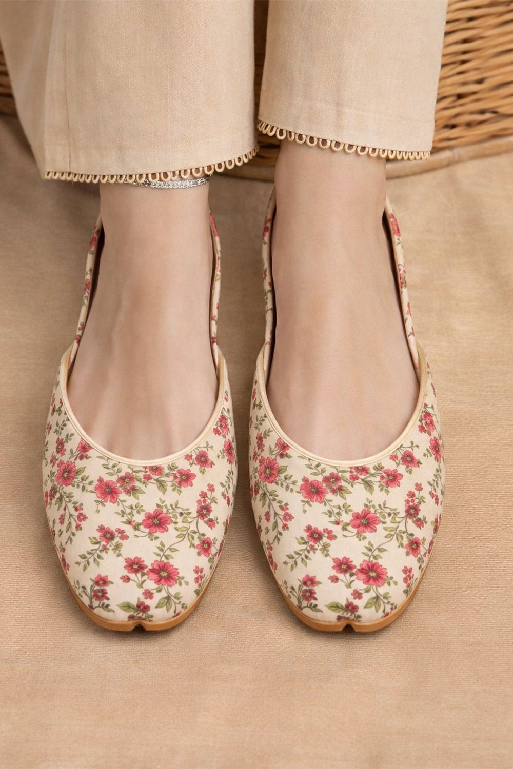 Pearl White Velvet Kolhapuri Shoes Online in Dubai UAE Abudhabi Ajman Sharjah