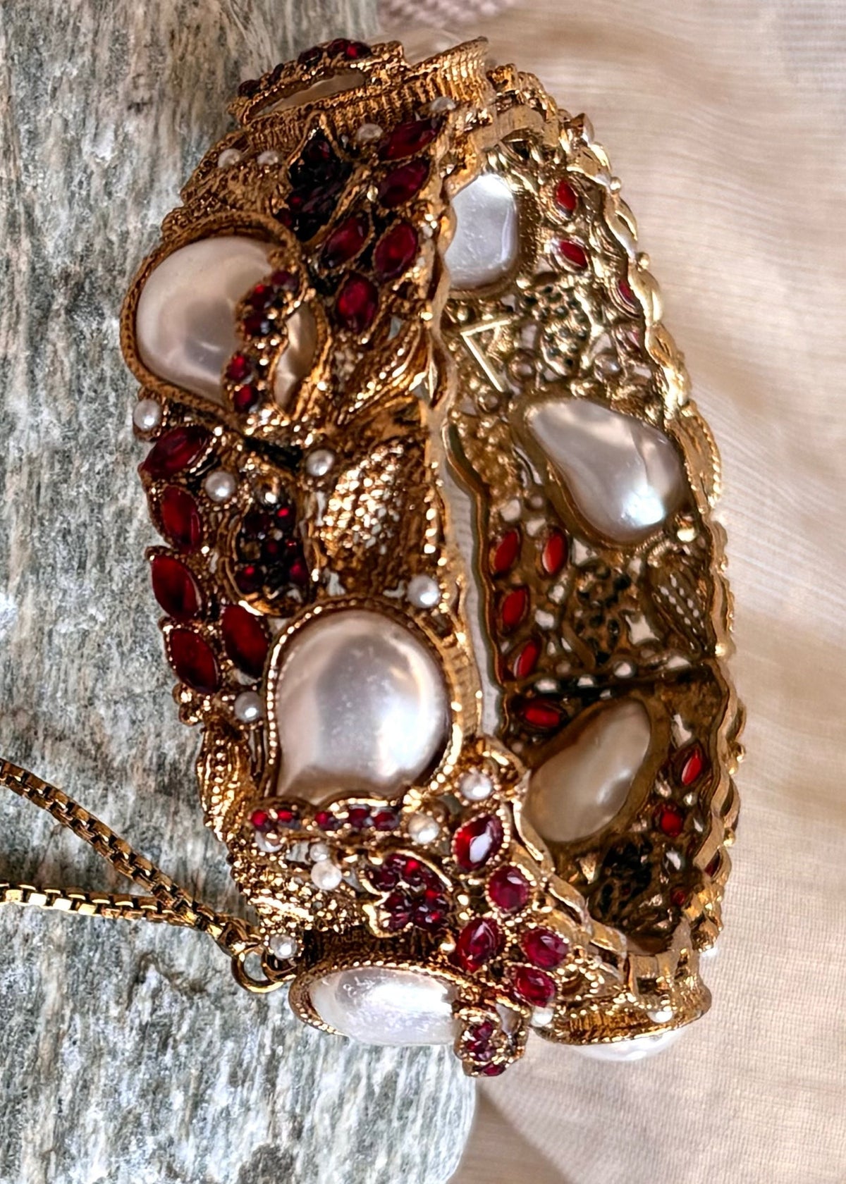 Pearly Clasp Maroon Openable Bangles Online in UK USA Canada