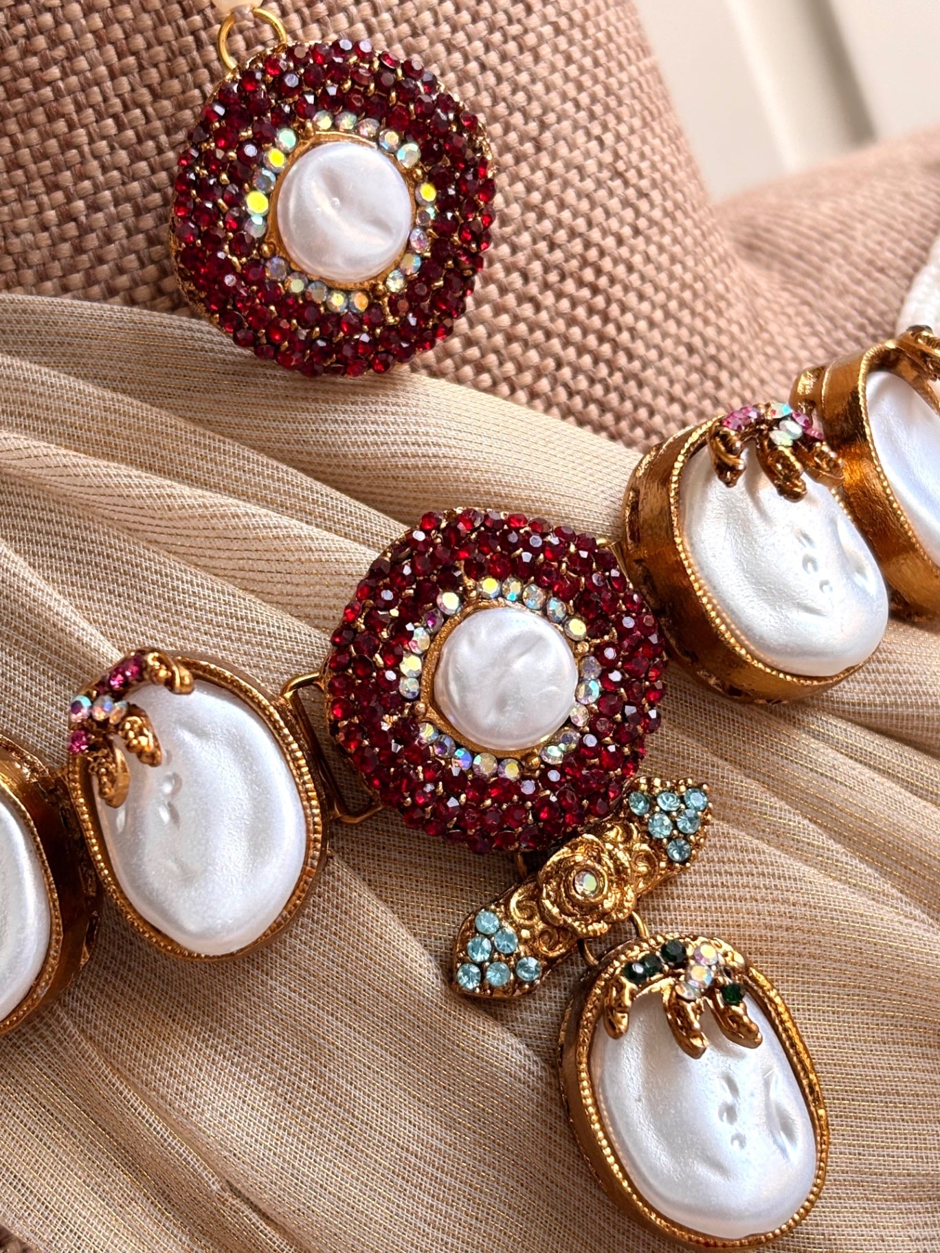 Pearly Luxe Choker Jewelry Set Online in KSA Riyadh Saudi Arabia Oman Bahrain Qatar