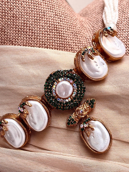 Pearly Luxe Green Choker Necklace Online in KSA Riyadh Saudi Arabia Oman Bahrain Qatar