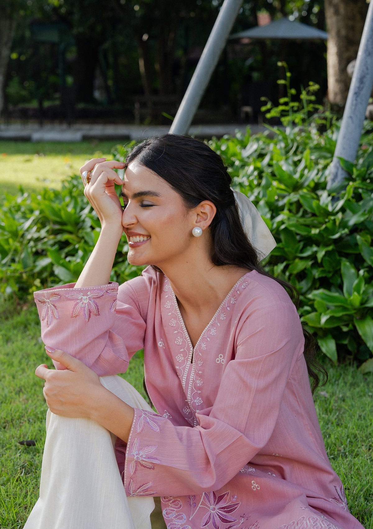 Pink Embroidered Khaddar 2 Piece Kurta Set Online in KSA Riyadh Saudi Arabia Oman Bahrain Qatar