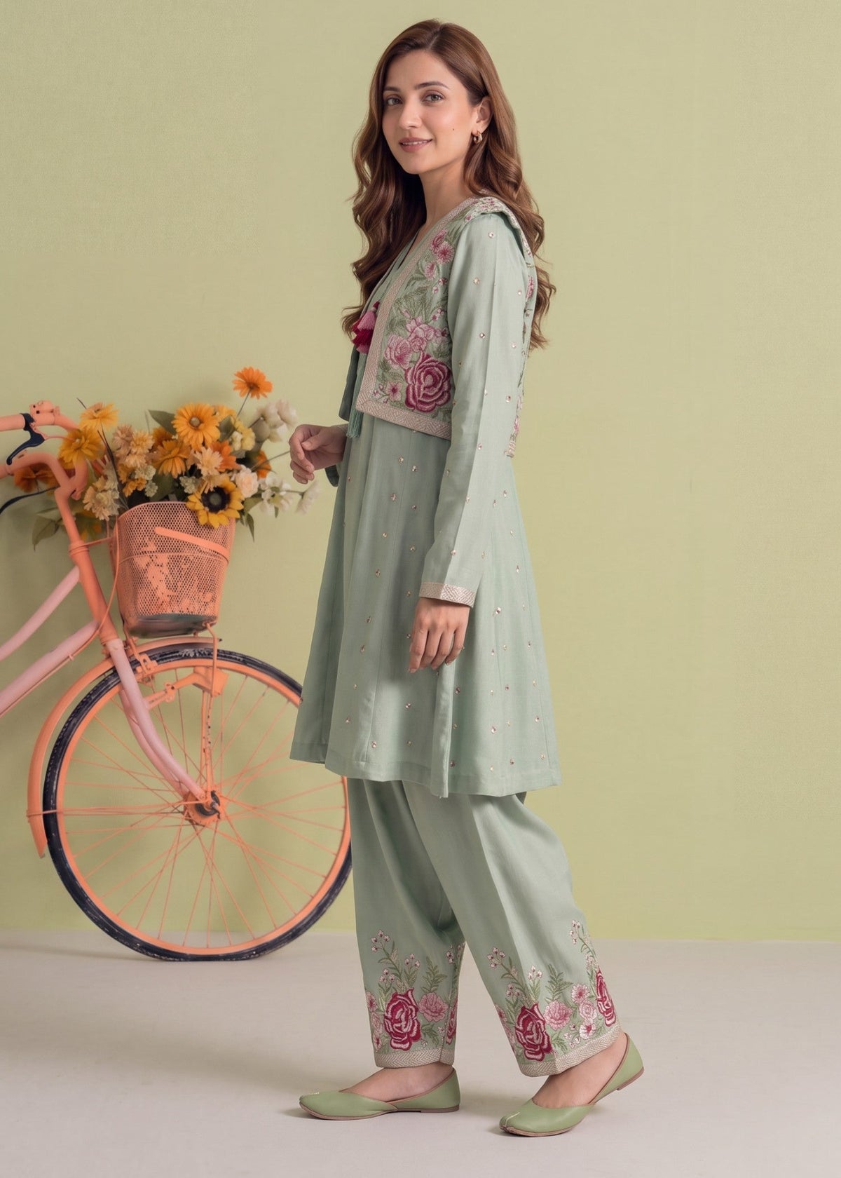 Pistachio Green Embroidered Dhanak 3 Piece Suit Online in KSA Riyadh Saudi Arabia Oman Bahrain Qatar