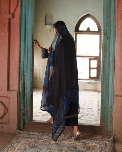Premium Cotton Lawn Embroidered Shalwar Kameez Online in KSA Riyadh Saudi Arabia Oman Bahrain Qatar