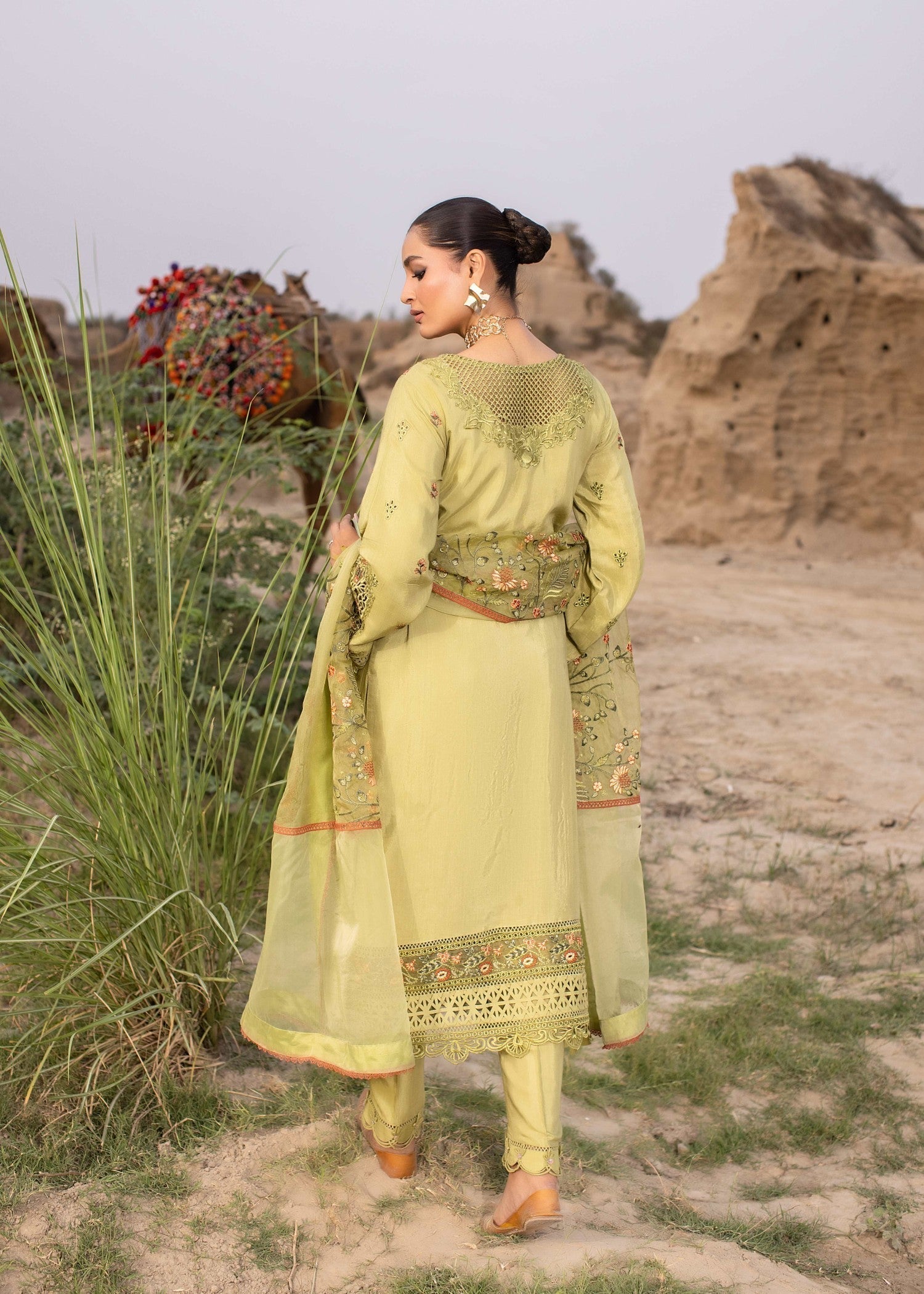 Raw Silk Embroidered Kurta with Organza Dupatta Online in KSA Riyadh Saudi Arabia Oman Bahrain Qatar