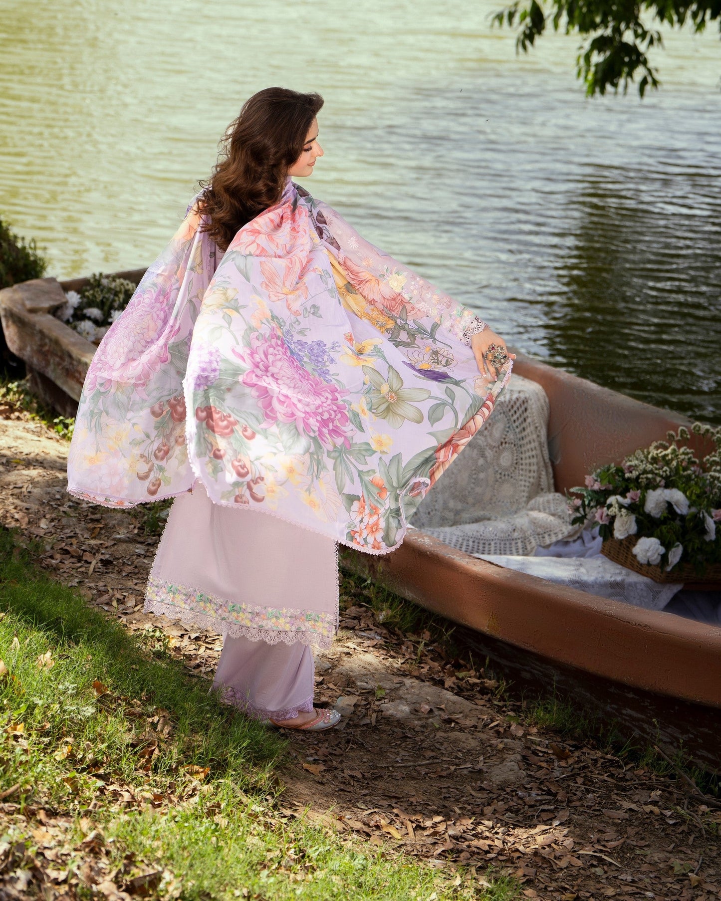 Ready to Wear Lilac Embroidered Salwar Kameez Online in KSA Riyadh Saudi Arabia Oman Bahrain Qatar
