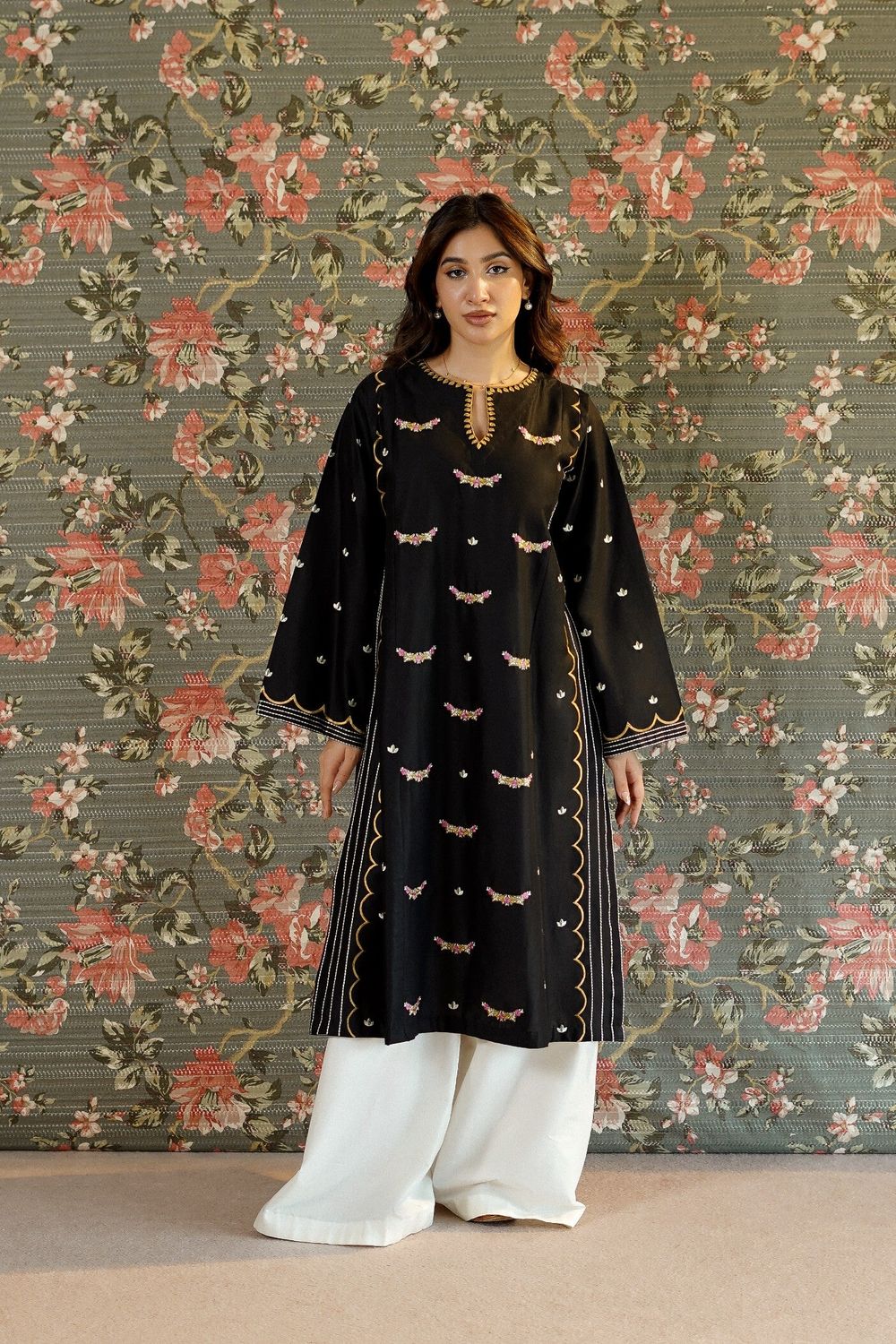 Black Embroidered Lawn Kurta Online in Dubai UAE Abudhabi Ajman Sharjah